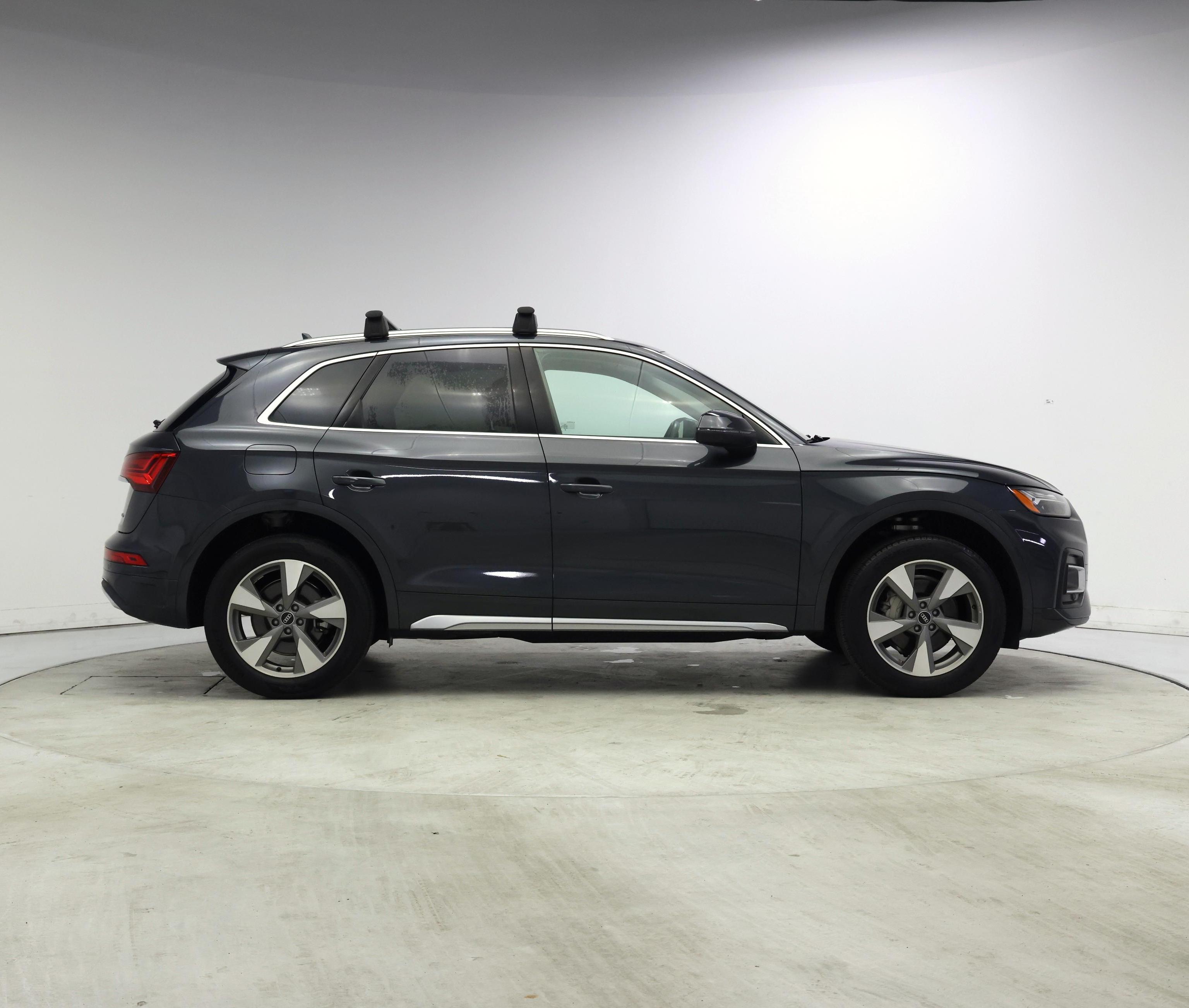 Thumbnail: 2023 Audi Q5 - 7