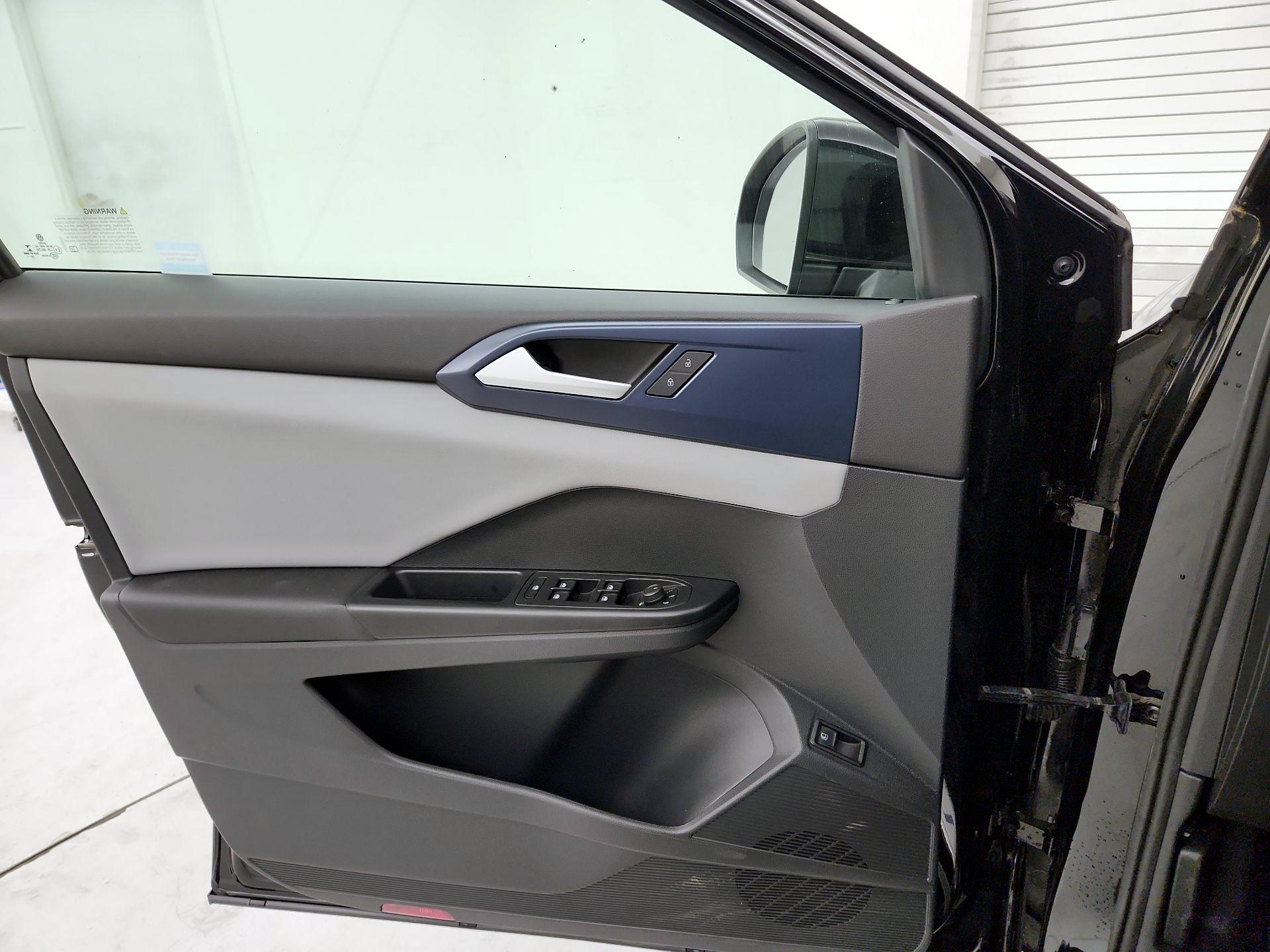 Thumbnail: 2023 Volkswagen Taos - 12