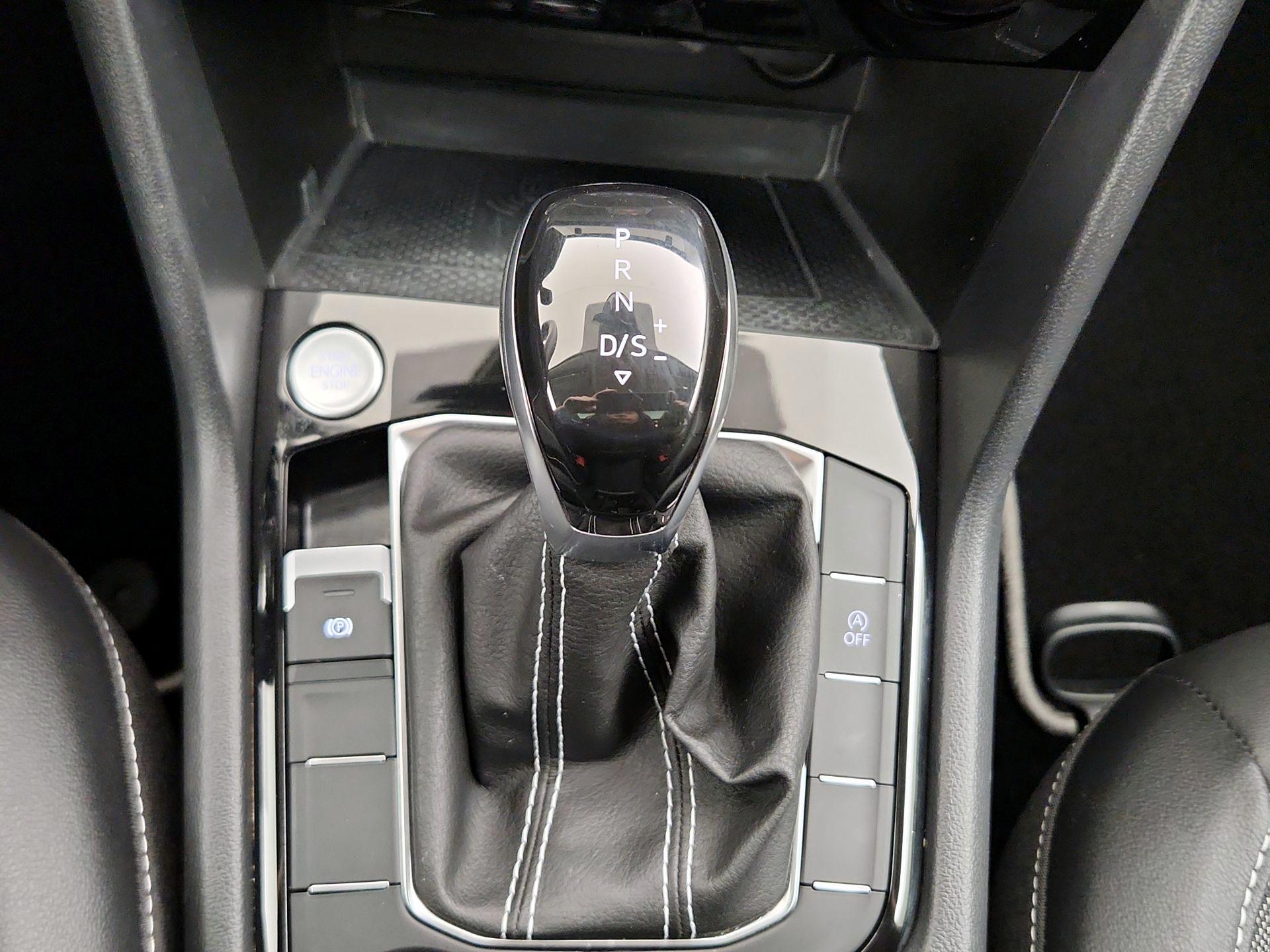 Thumbnail: 2023 Volkswagen Taos - 17