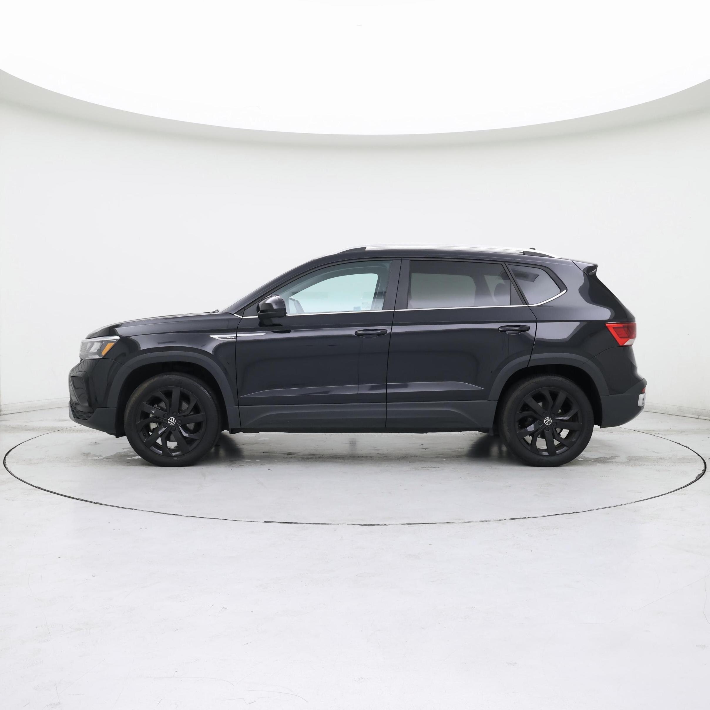 Thumbnail: 2023 Volkswagen Taos - 3