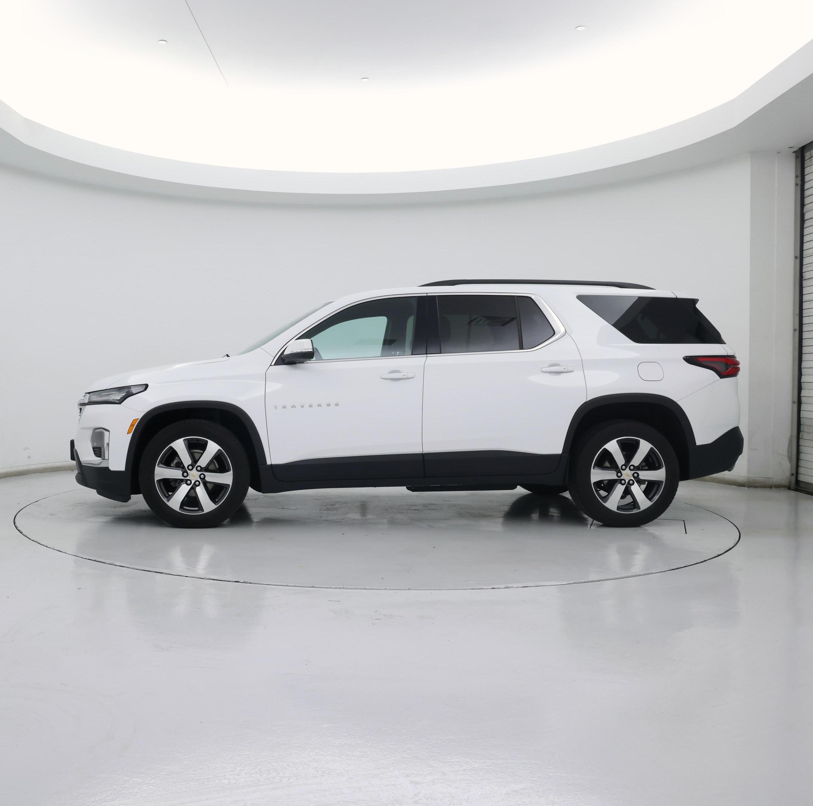 Thumbnail: 2023 Chevrolet Traverse - 3