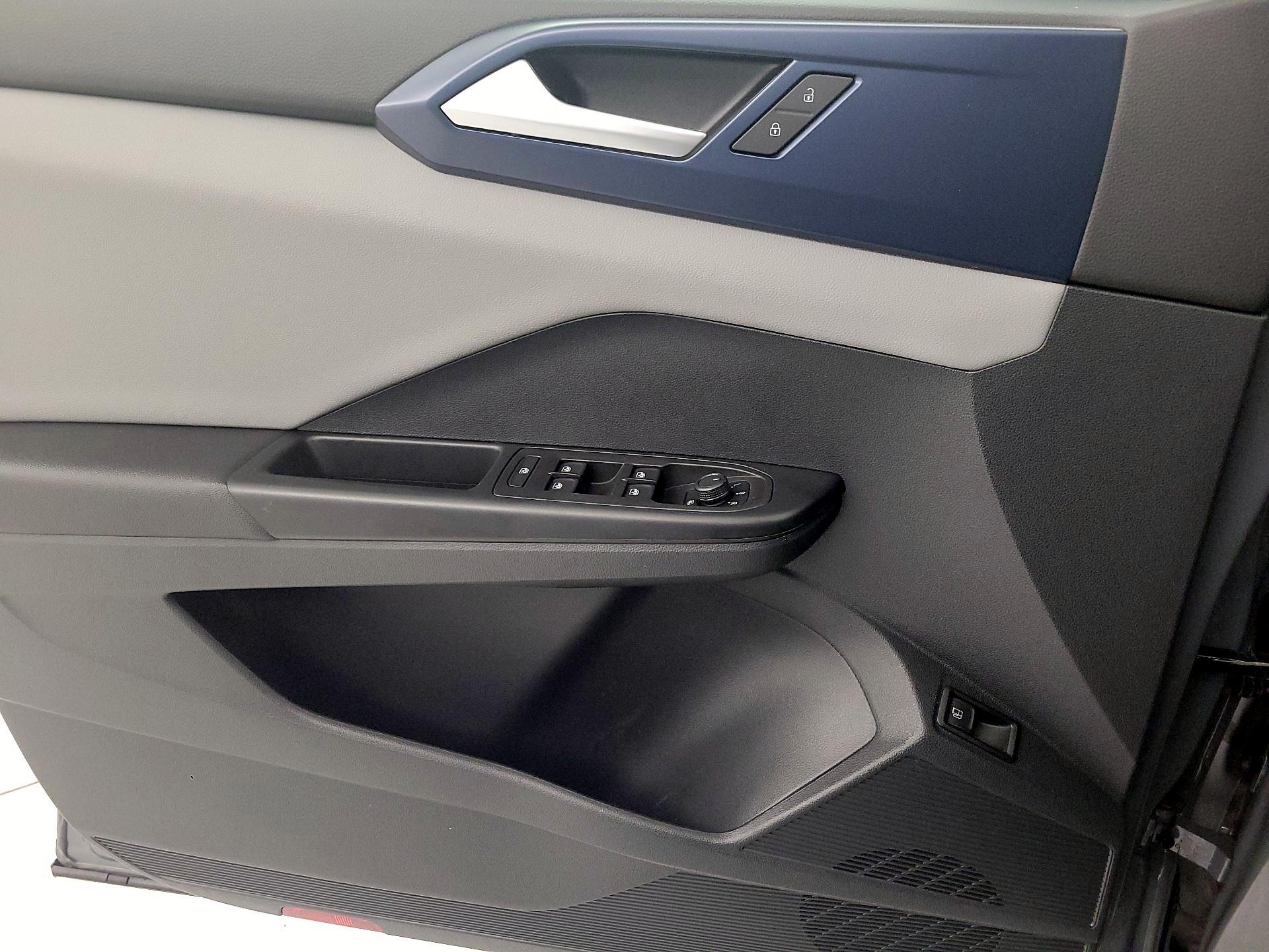 Thumbnail: 2023 Volkswagen Taos - 12
