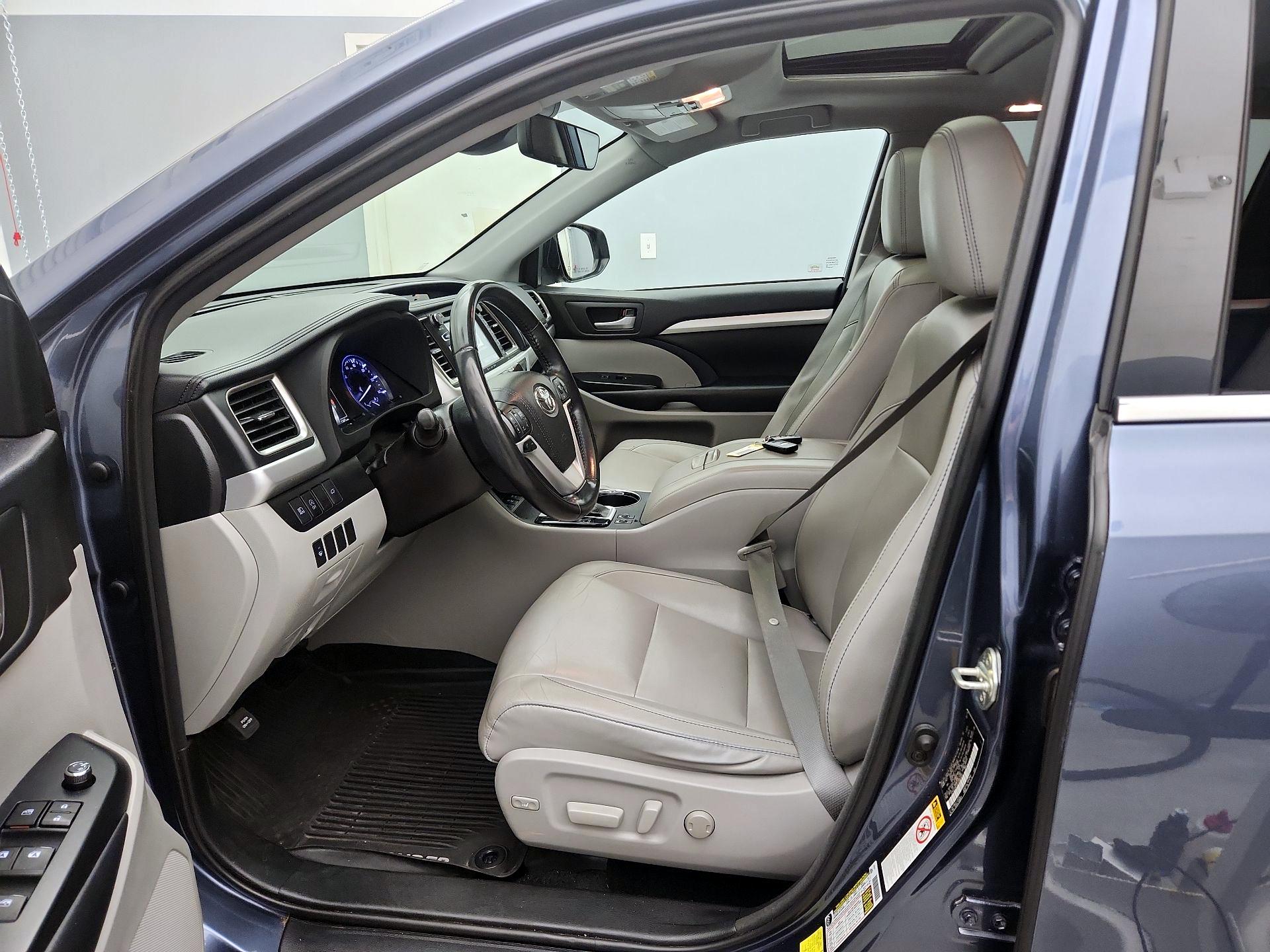 Thumbnail: 2018 Toyota Highlander - 11