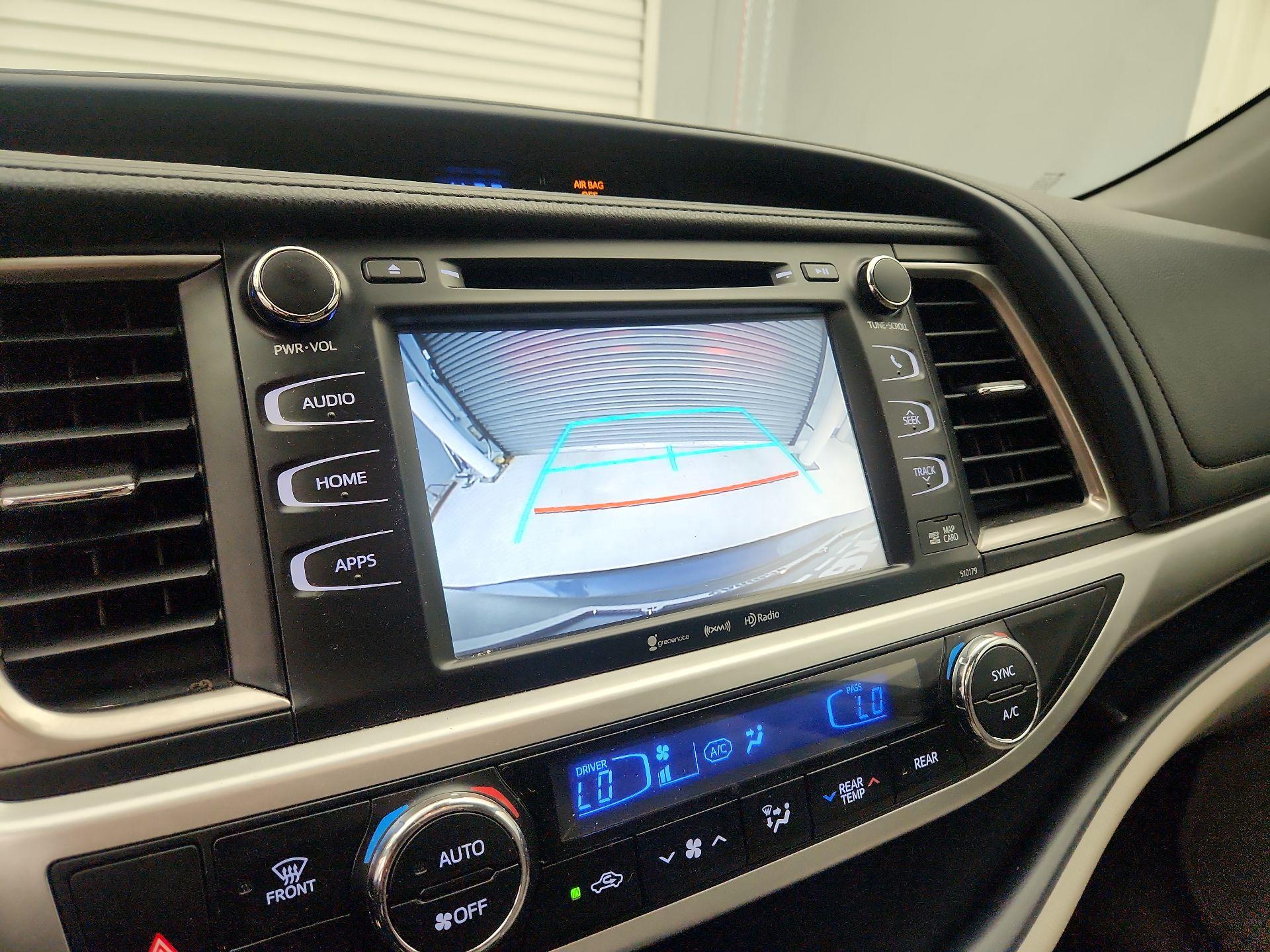 Thumbnail: 2018 Toyota Highlander - 14
