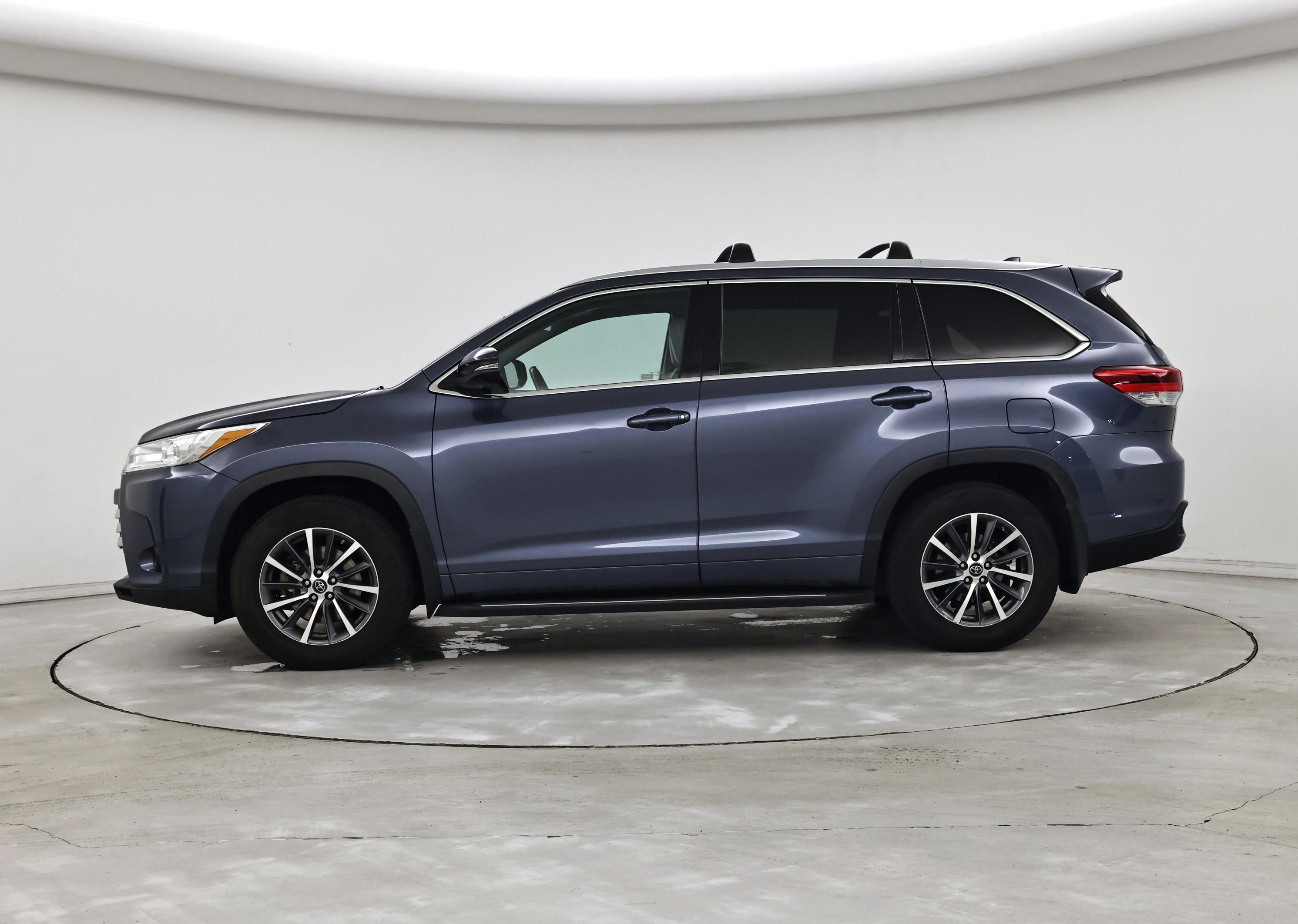 Thumbnail: 2018 Toyota Highlander - 3