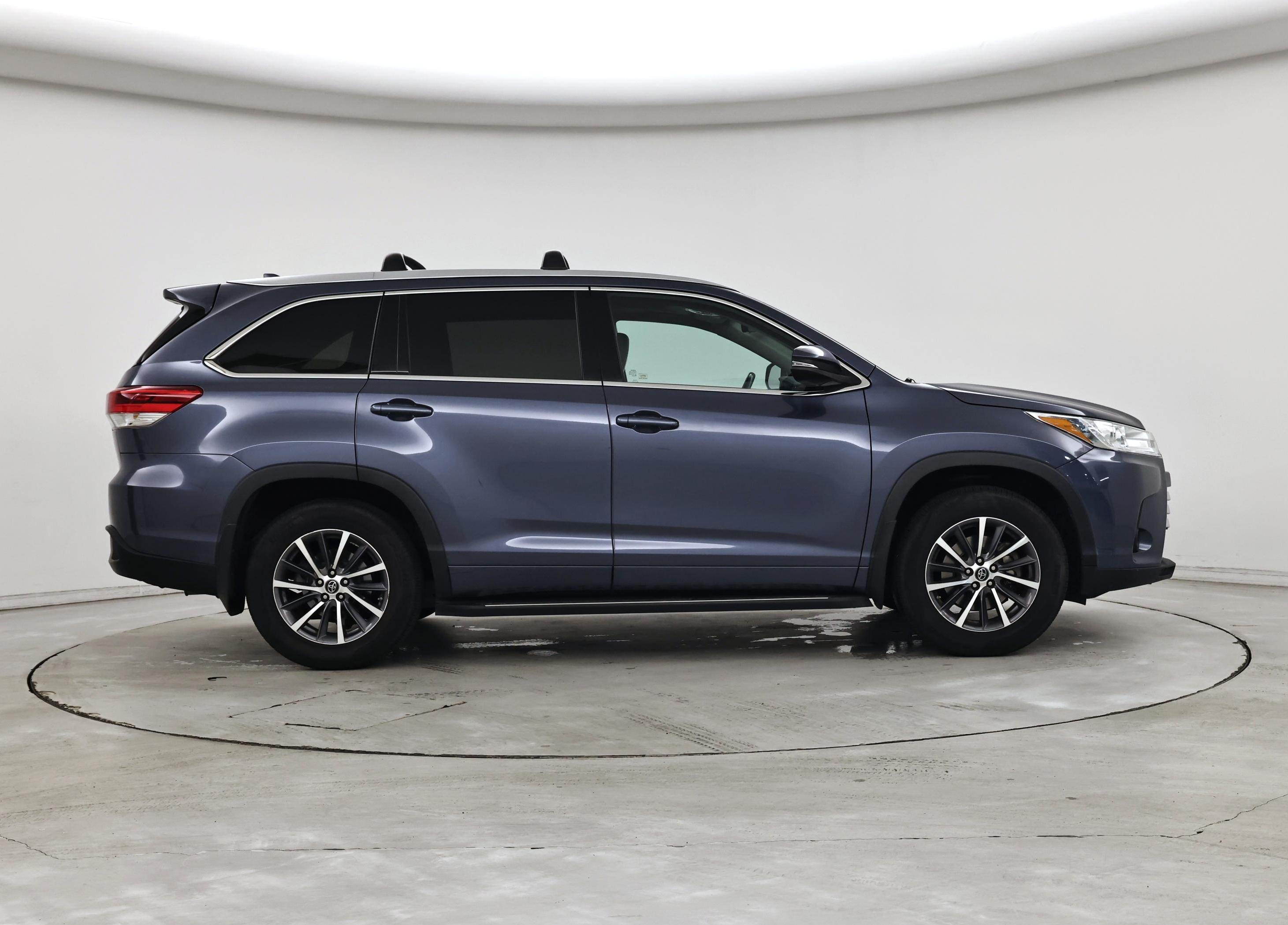 Thumbnail: 2018 Toyota Highlander - 7