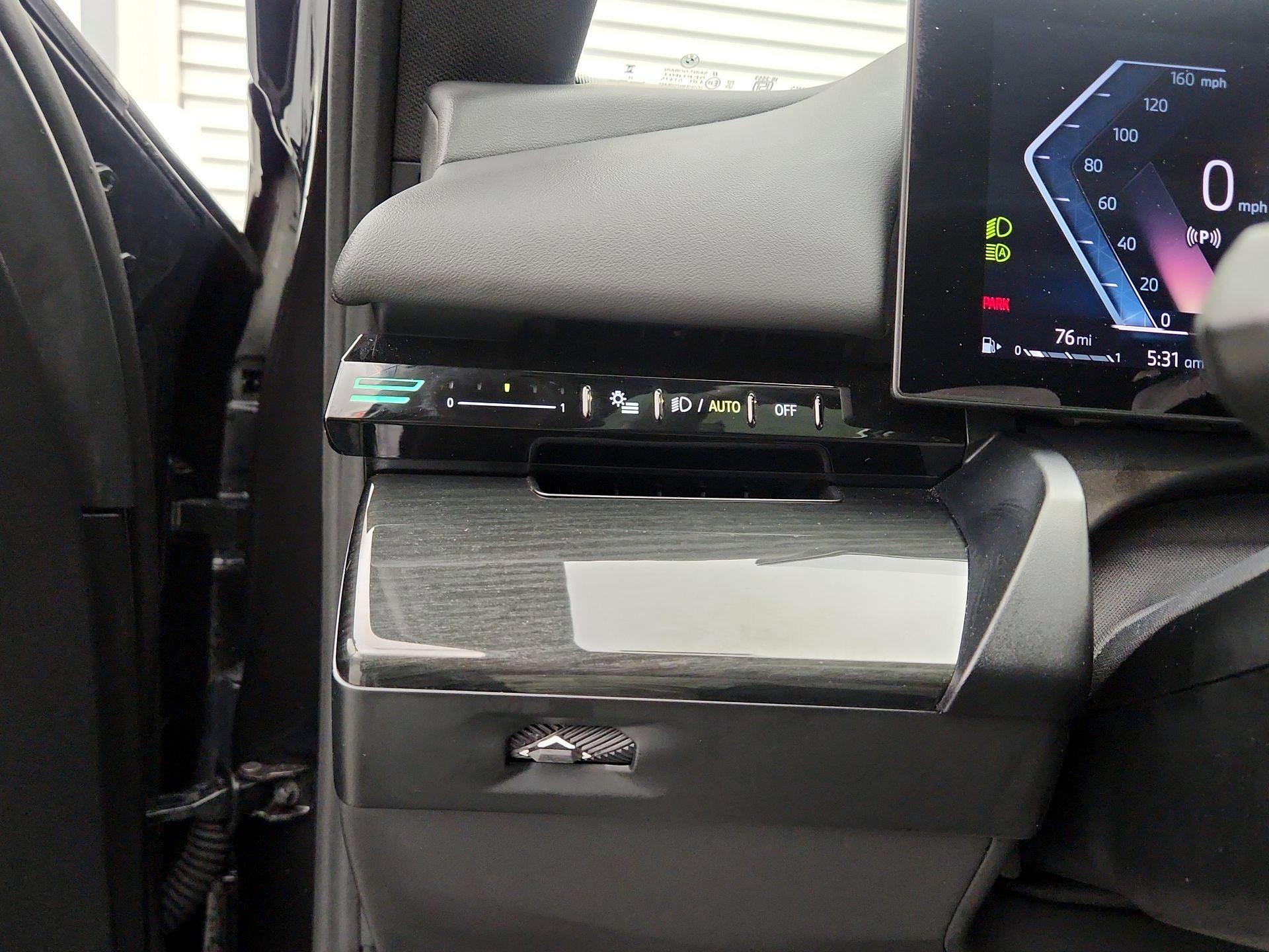 Thumbnail: 2025 BMW 5 Series - 13