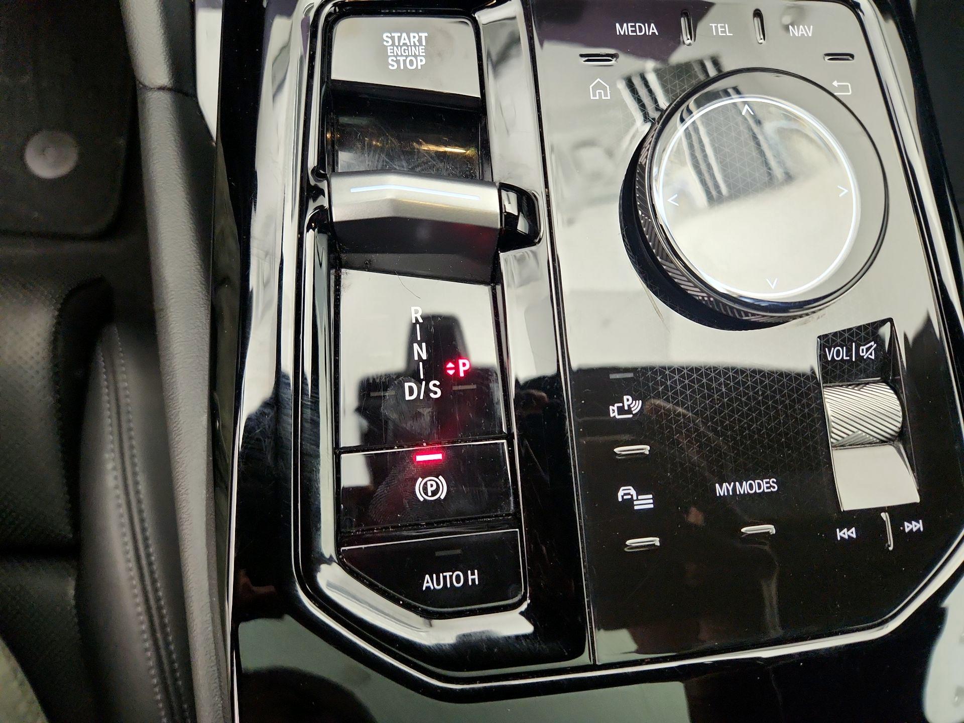 Thumbnail: 2025 BMW 5 Series - 18