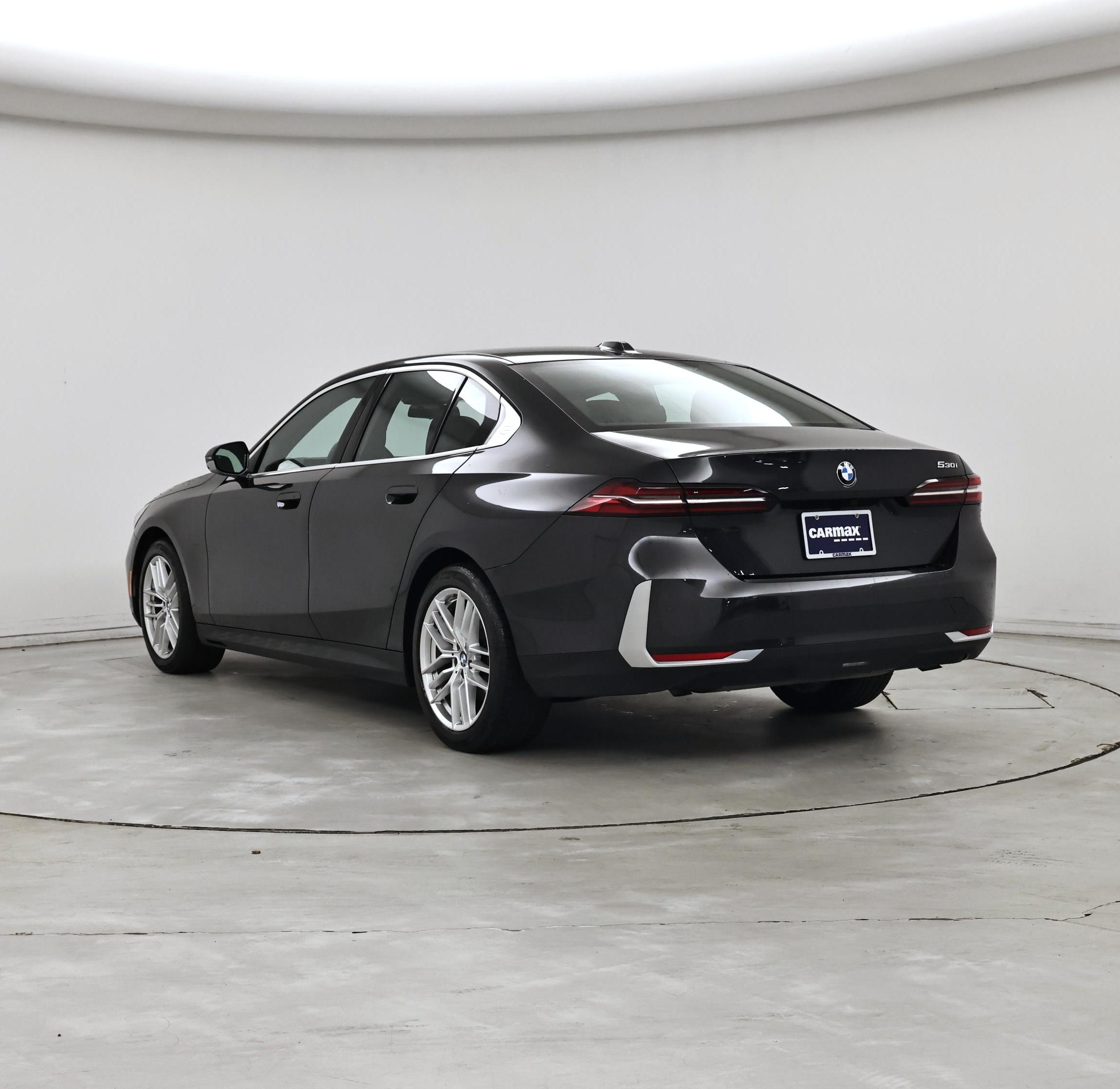 Thumbnail: 2025 BMW 5 Series - 2