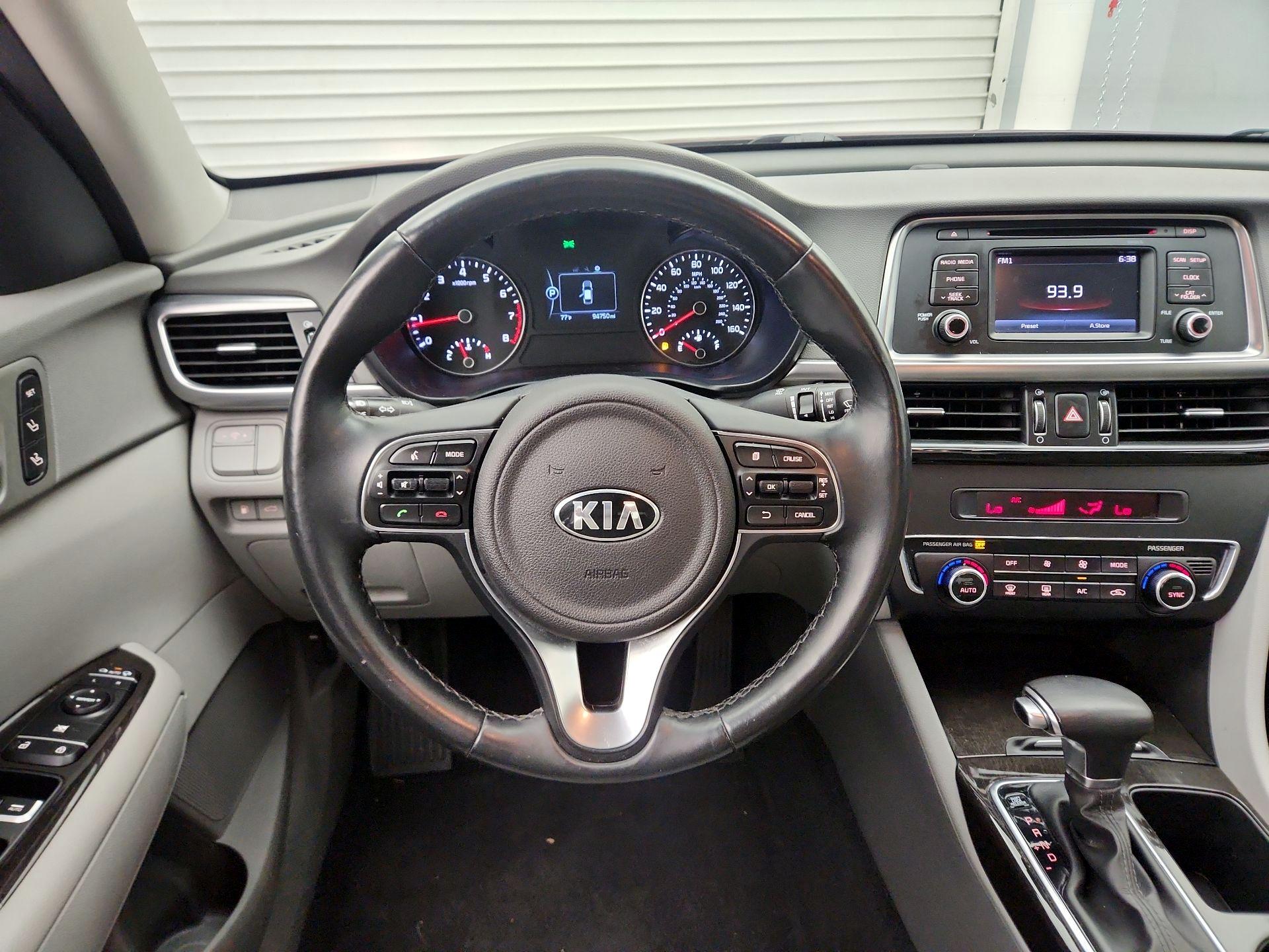 Thumbnail: 2016 Kia Optima - 10