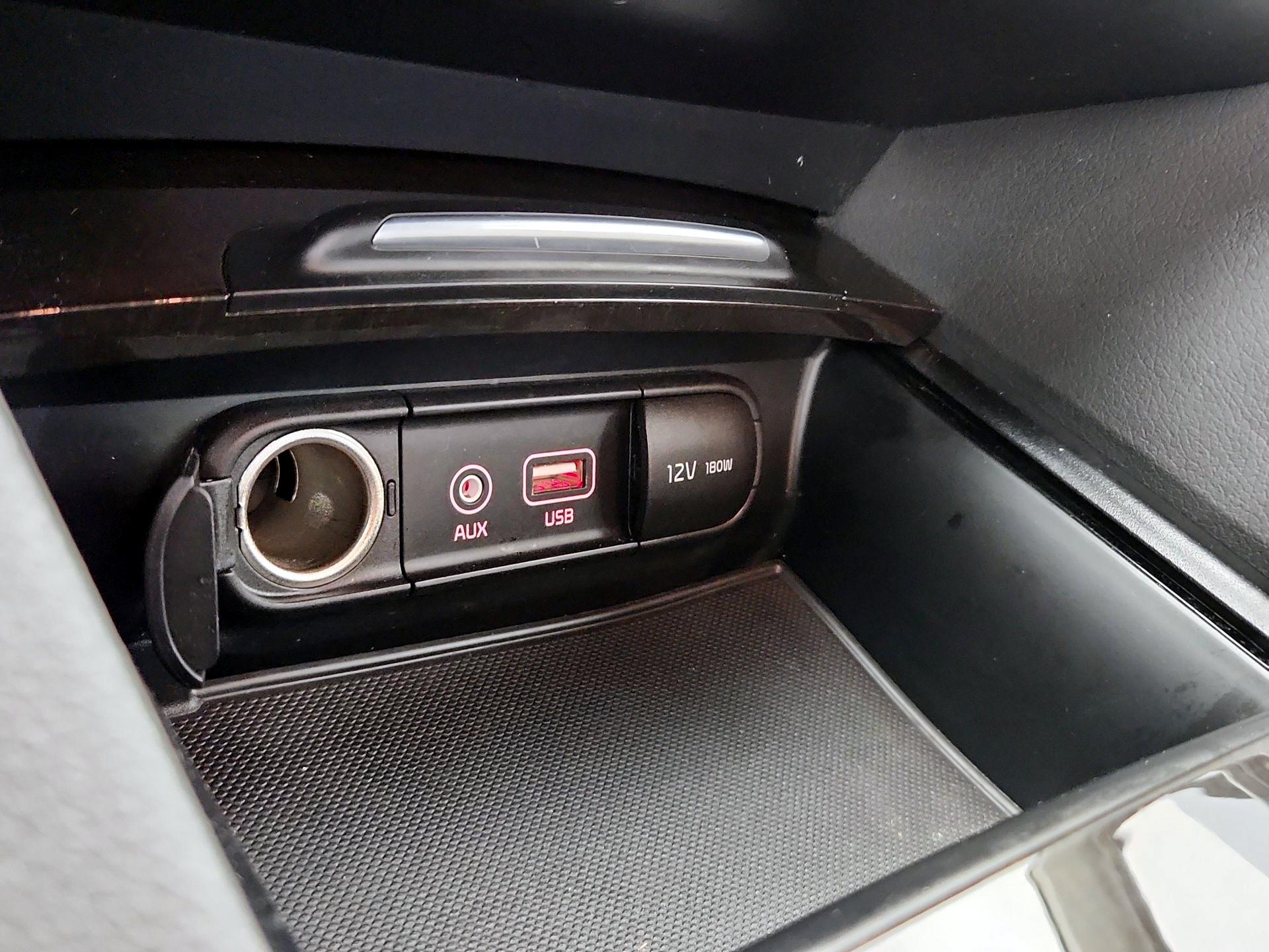 Thumbnail: 2016 Kia Optima - 18