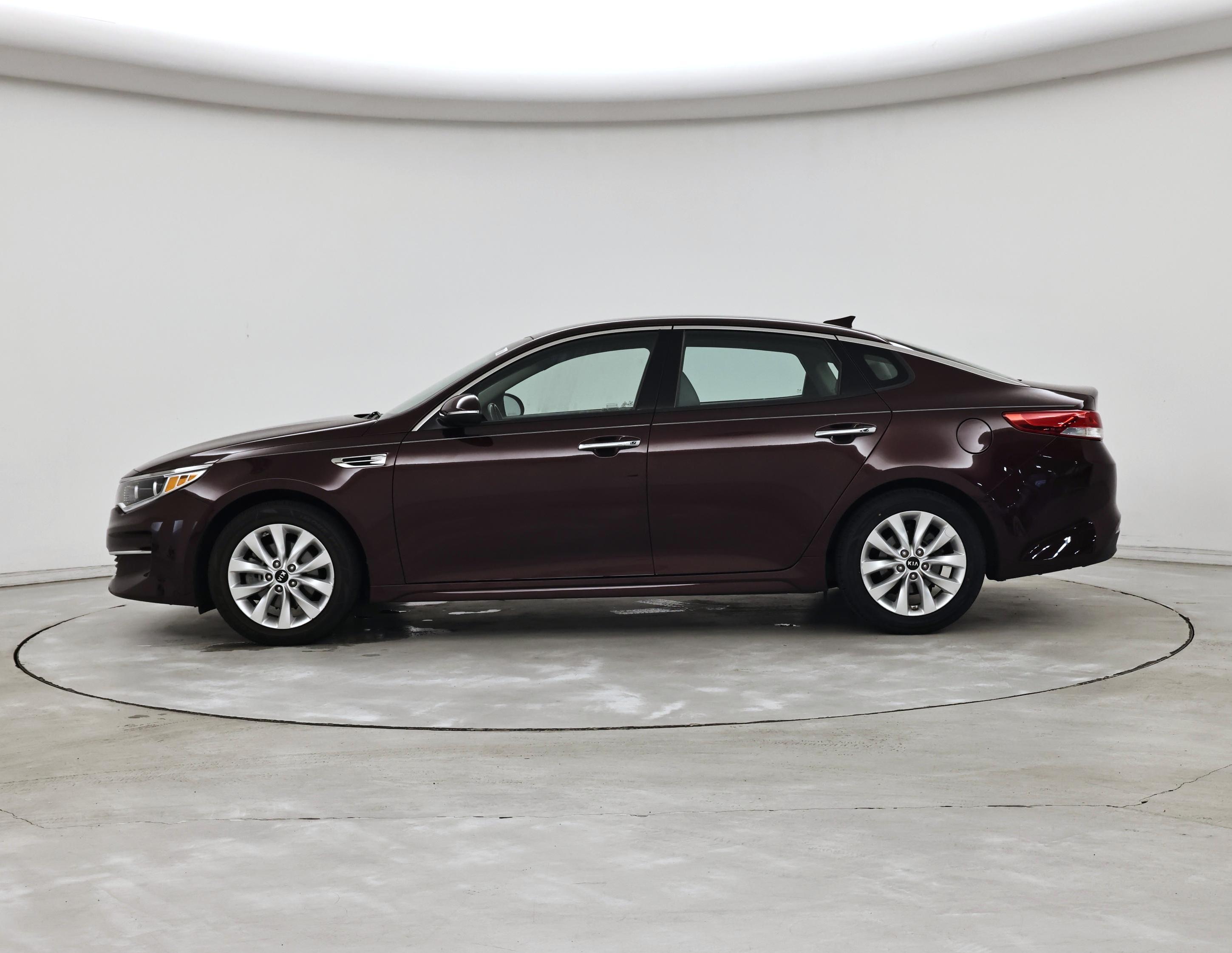 Thumbnail: 2016 Kia Optima - 3
