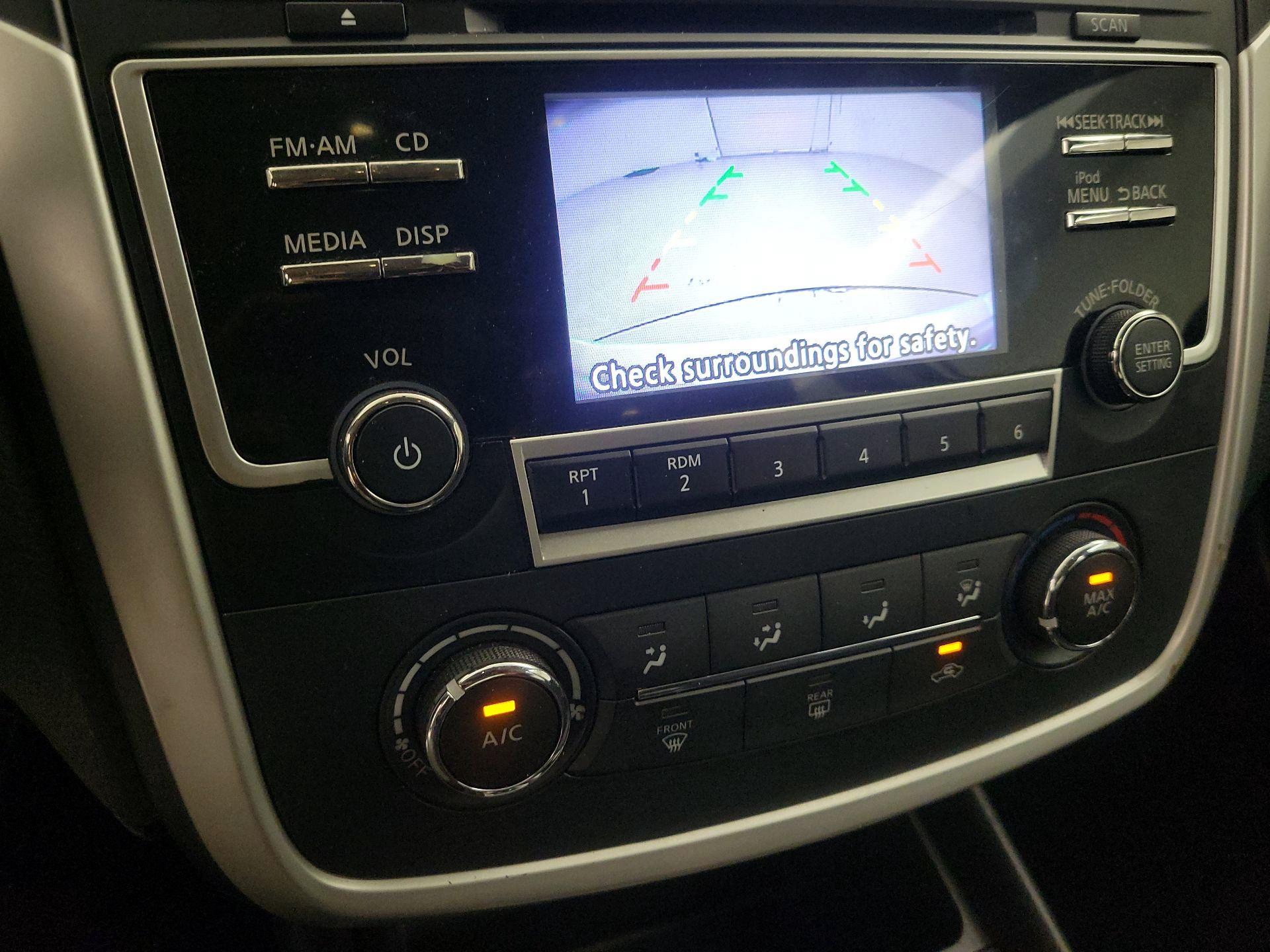 Thumbnail: 2016 Nissan Altima - 14