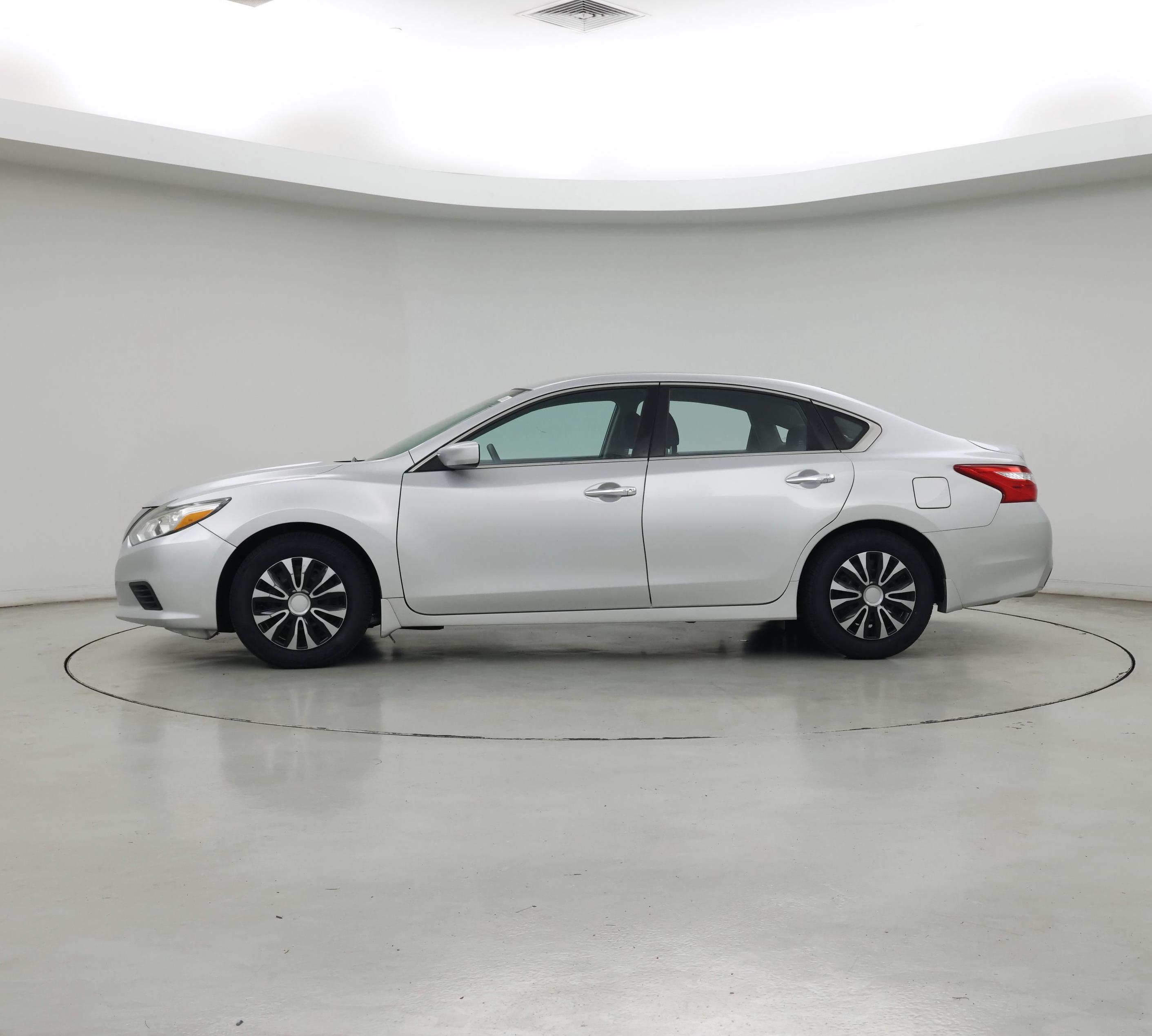 Thumbnail: 2016 Nissan Altima - 3