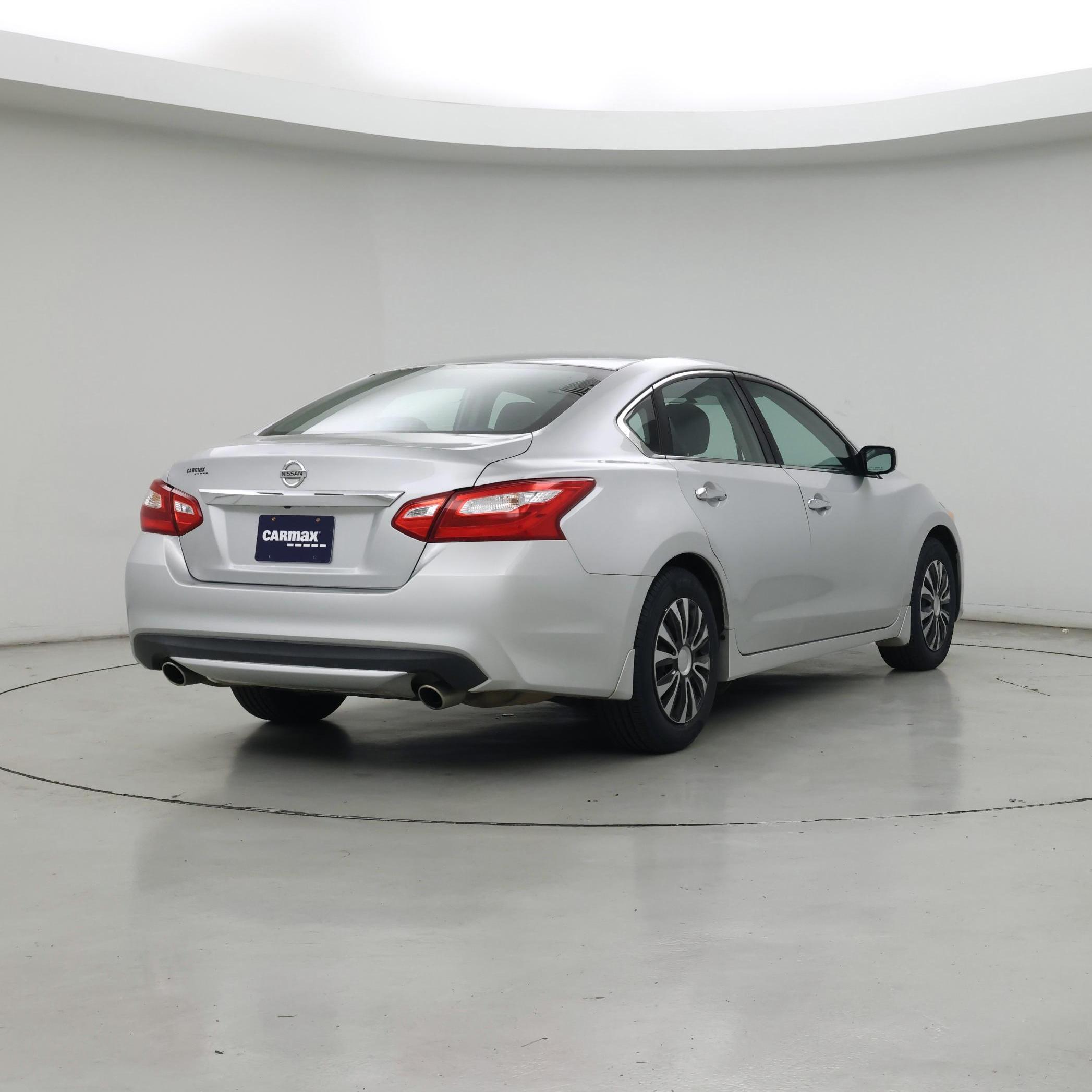 Thumbnail: 2016 Nissan Altima - 8