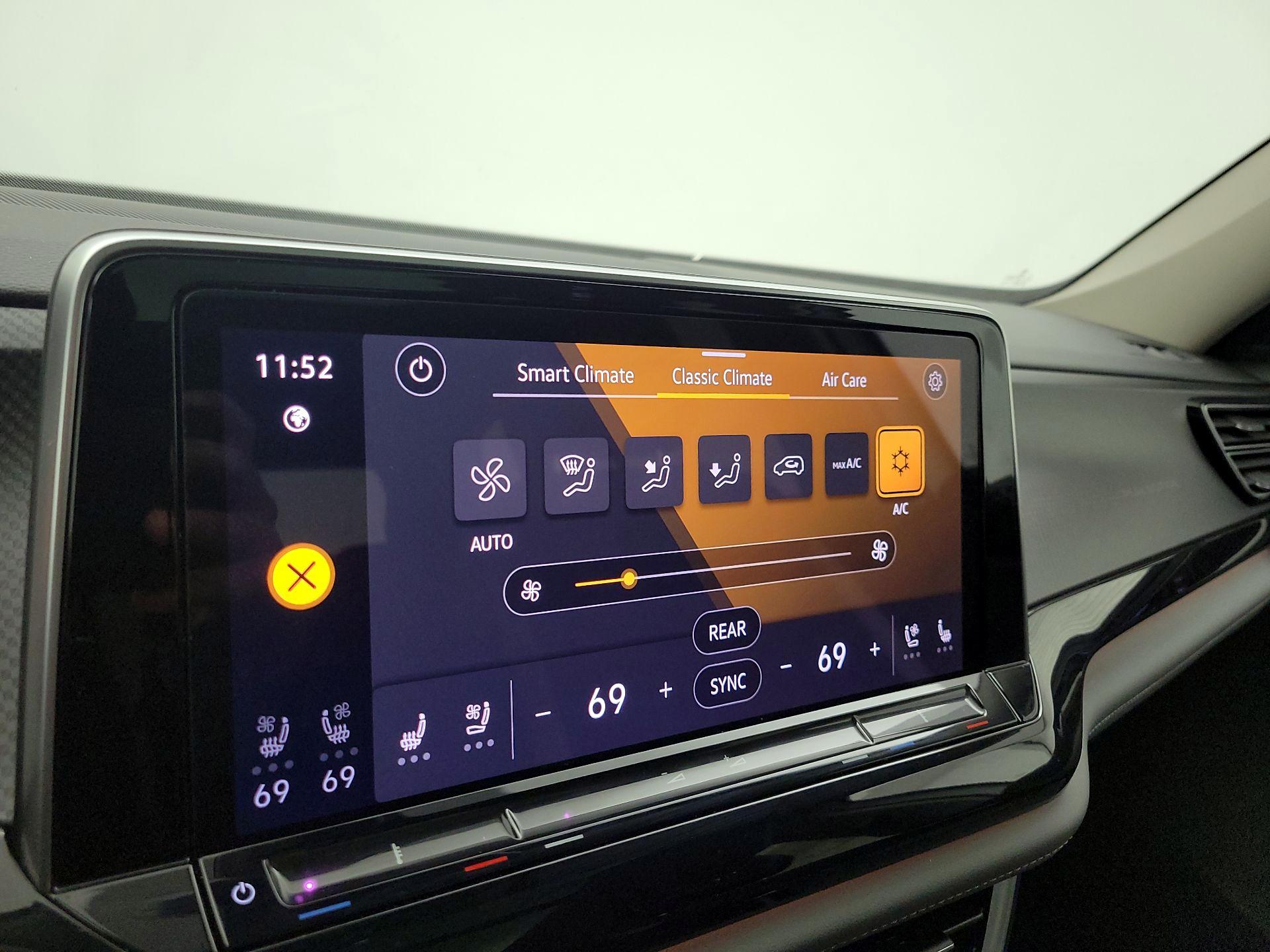 Thumbnail: 2024 Volkswagen Atlas - 16