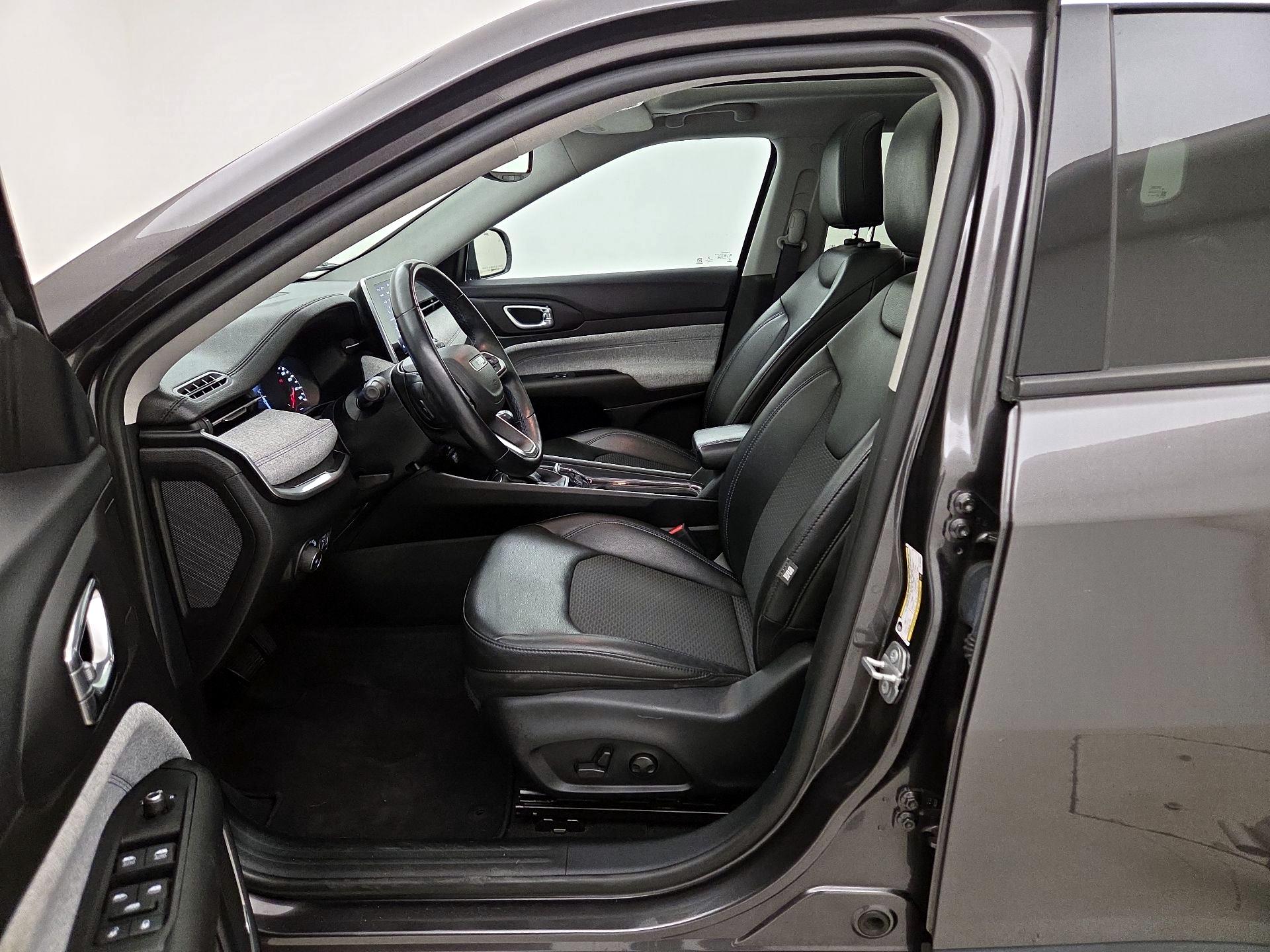 Thumbnail: 2022 Jeep Compass - 11