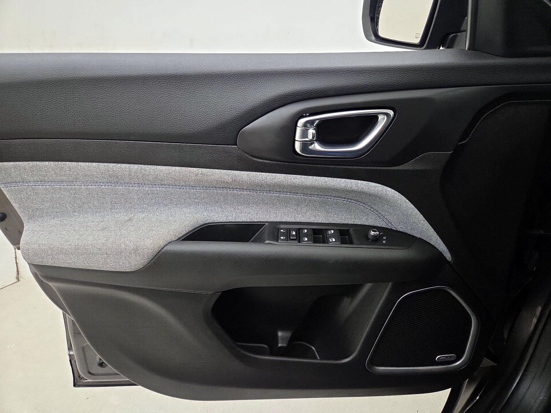 Thumbnail: 2022 Jeep Compass - 12