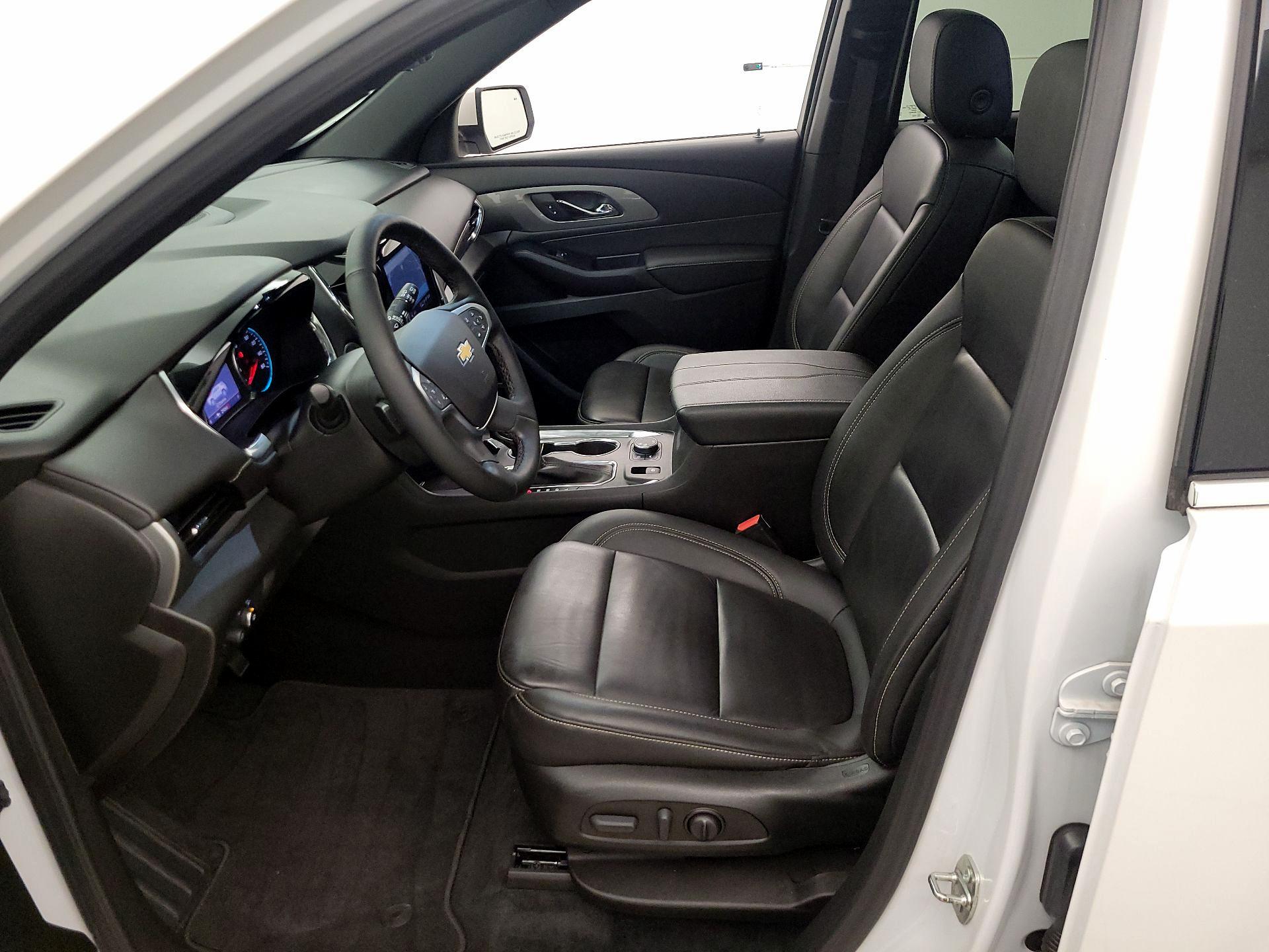 Thumbnail: 2023 Chevrolet Traverse - 11
