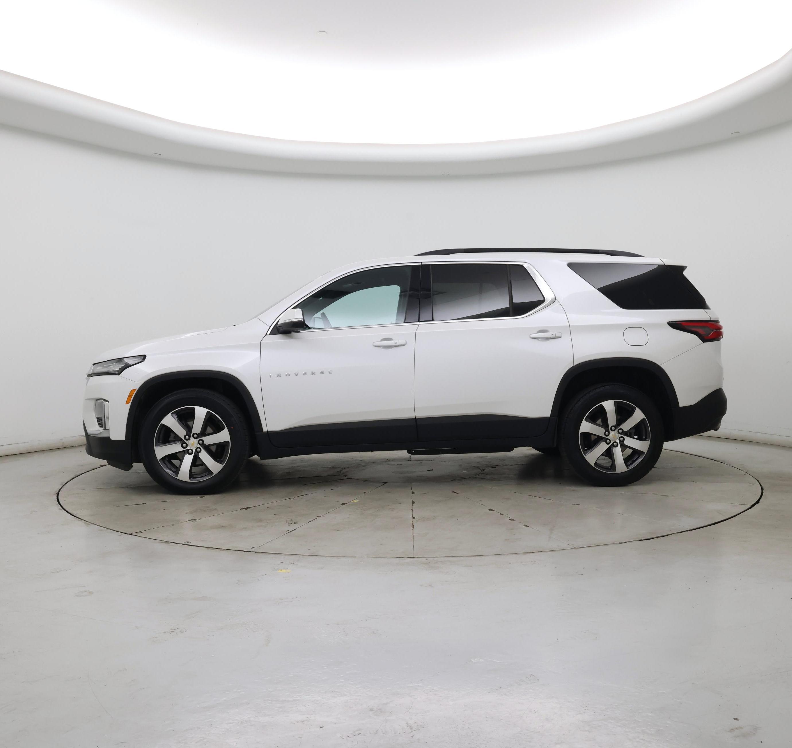 Thumbnail: 2023 Chevrolet Traverse - 3