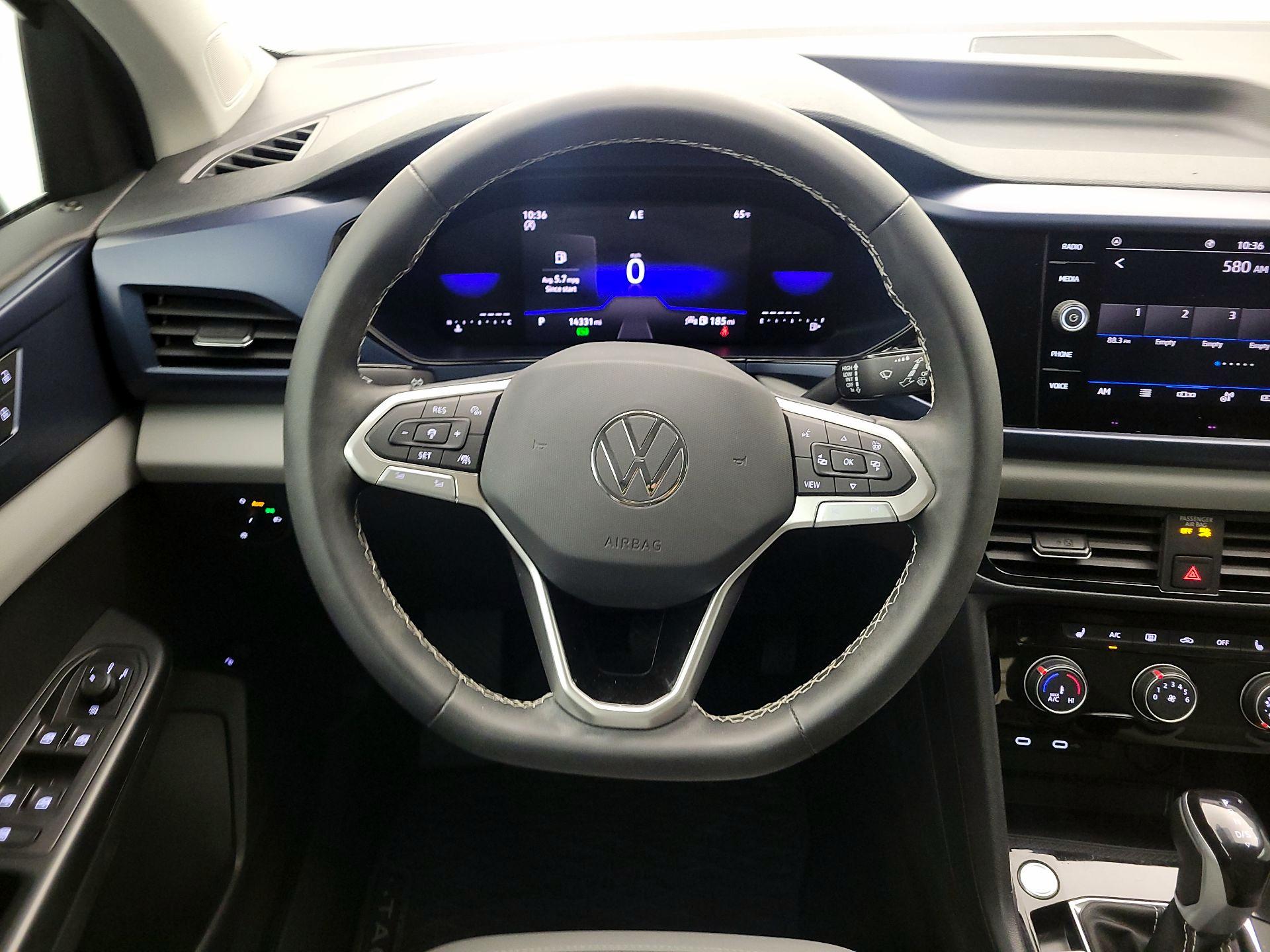 Thumbnail: 2023 Volkswagen Taos - 10