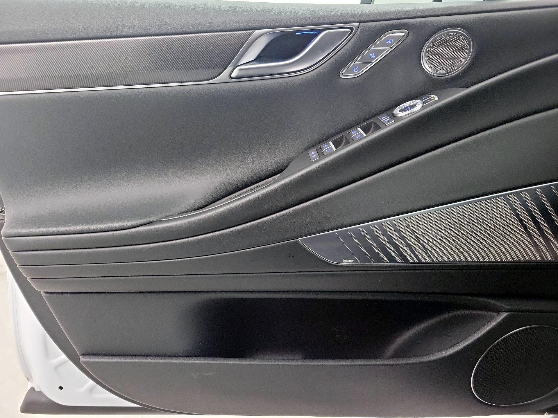 Thumbnail: 2023 Genesis G80 - 12