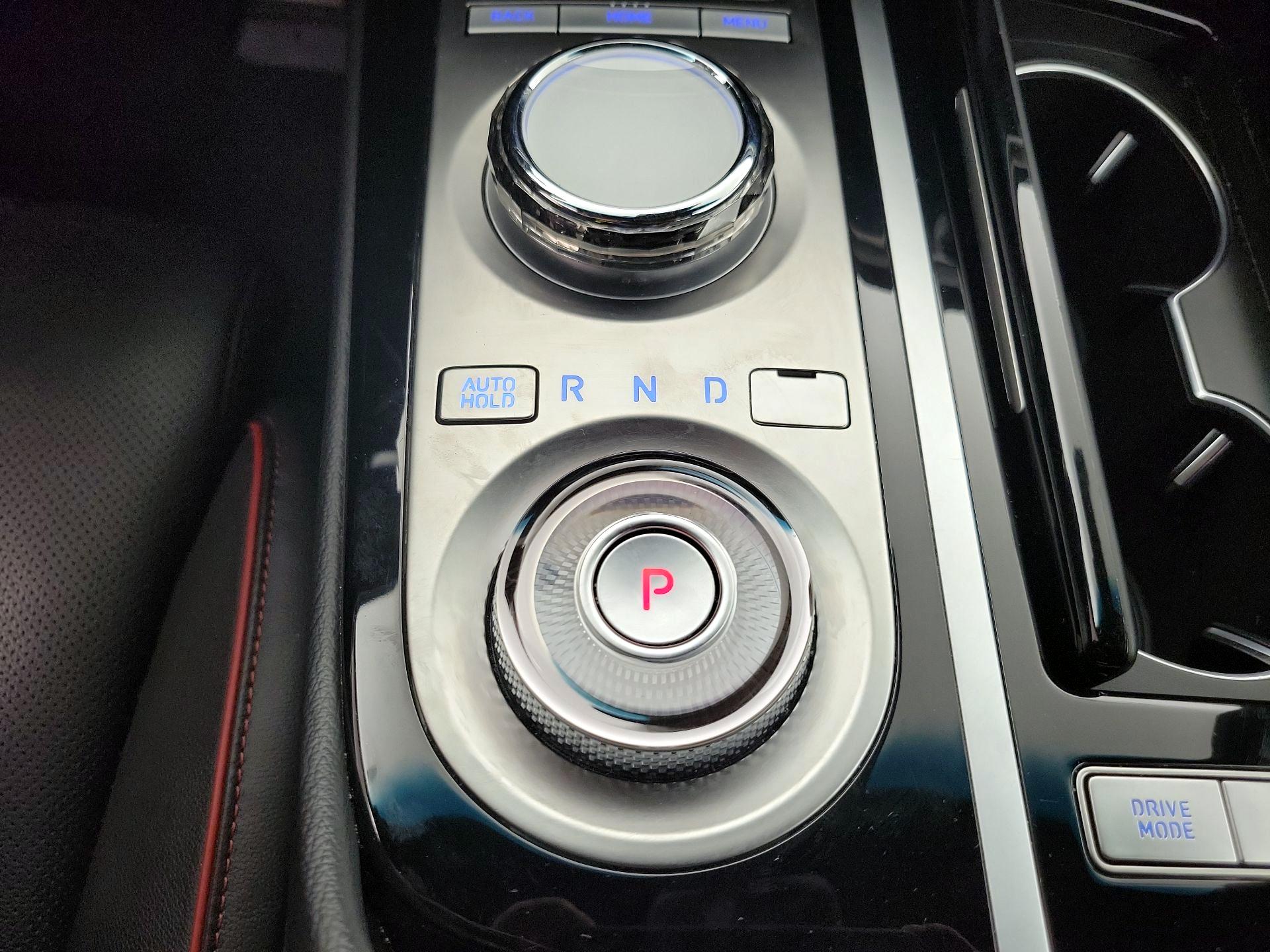 Thumbnail: 2023 Genesis G80 - 17