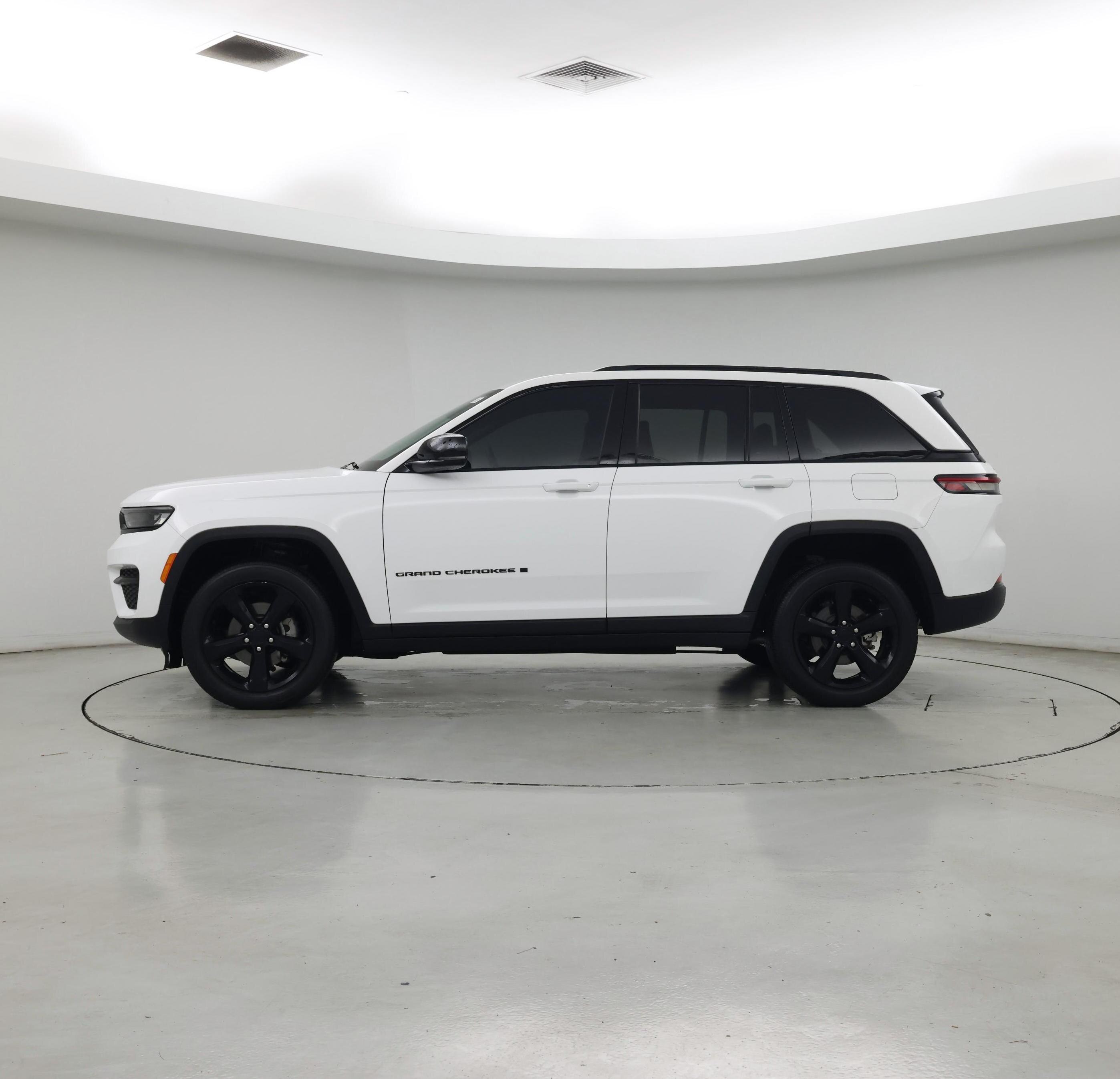Thumbnail: 2024 Jeep Grand Cherokee - 3