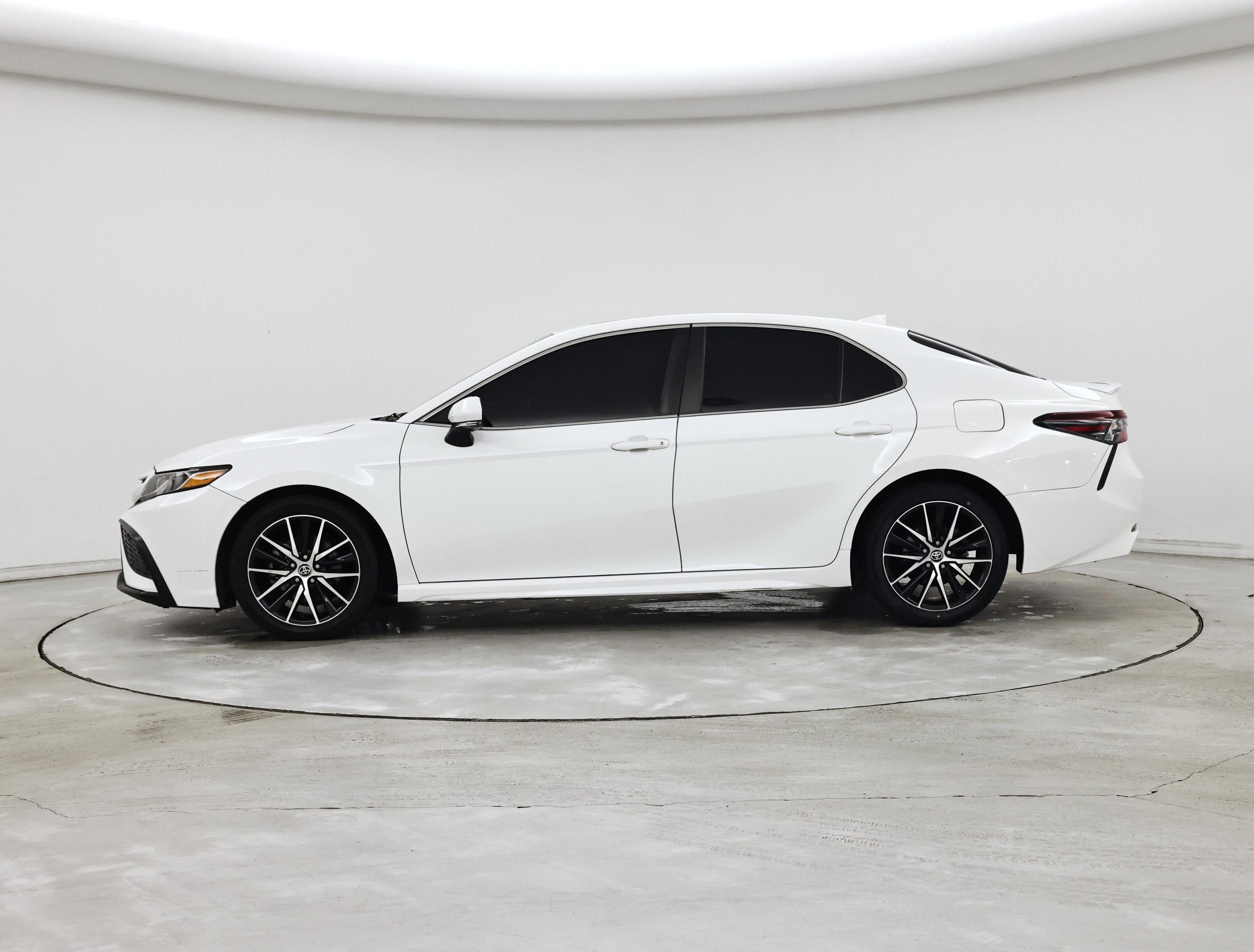 Thumbnail: 2021 Toyota Camry - 3