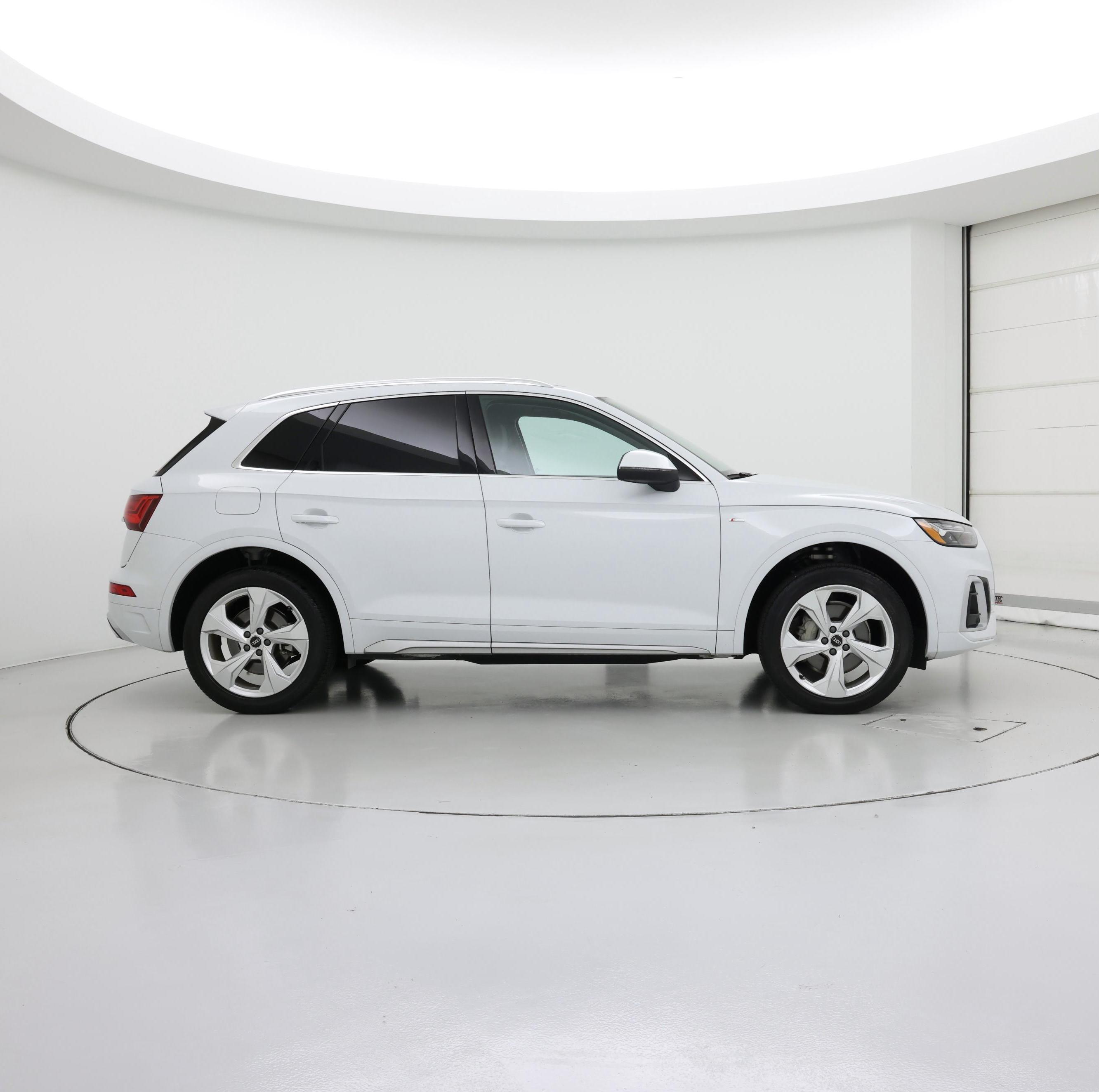 Thumbnail: 2023 Audi Q5 - 7