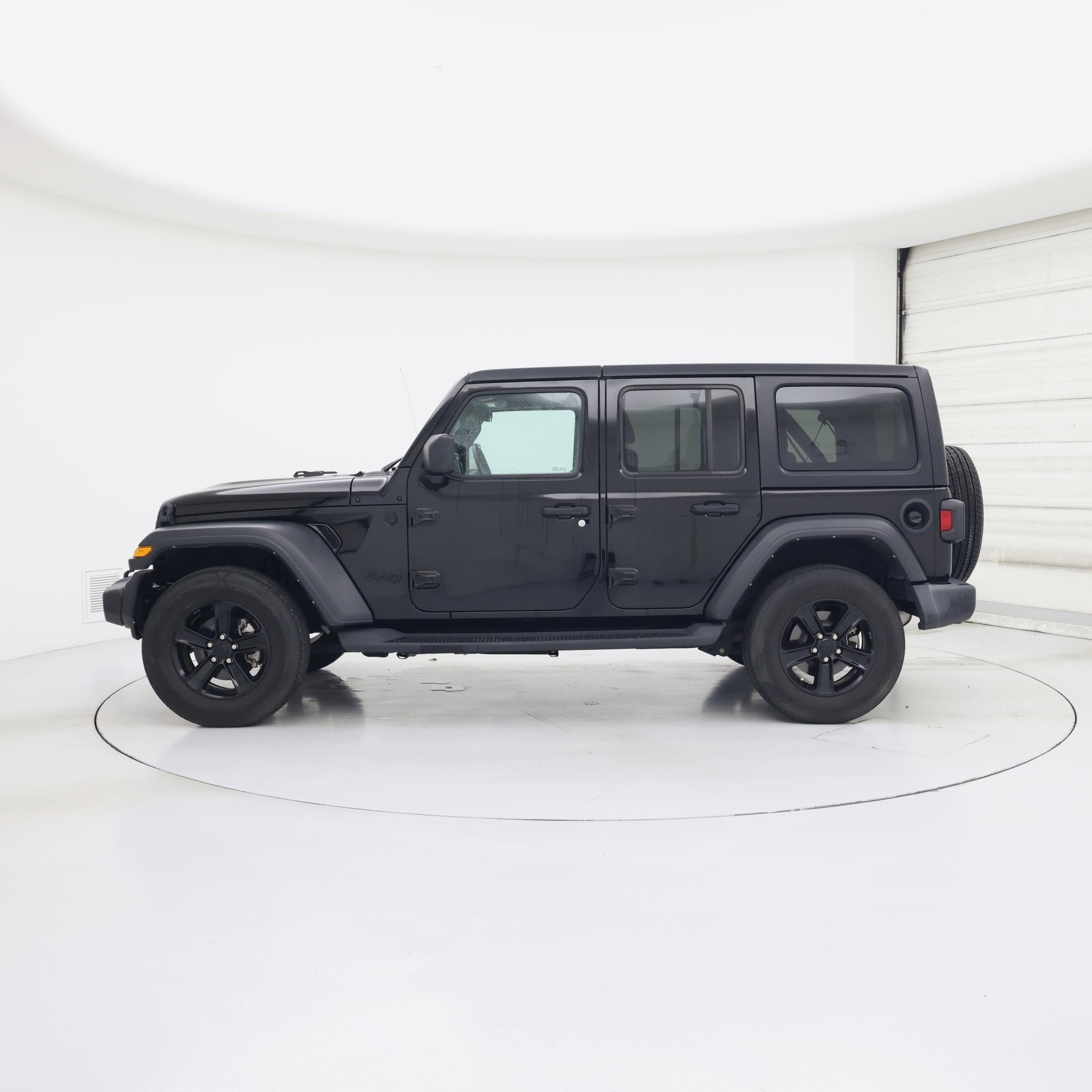 Thumbnail: 2022 Jeep Wrangler - 3