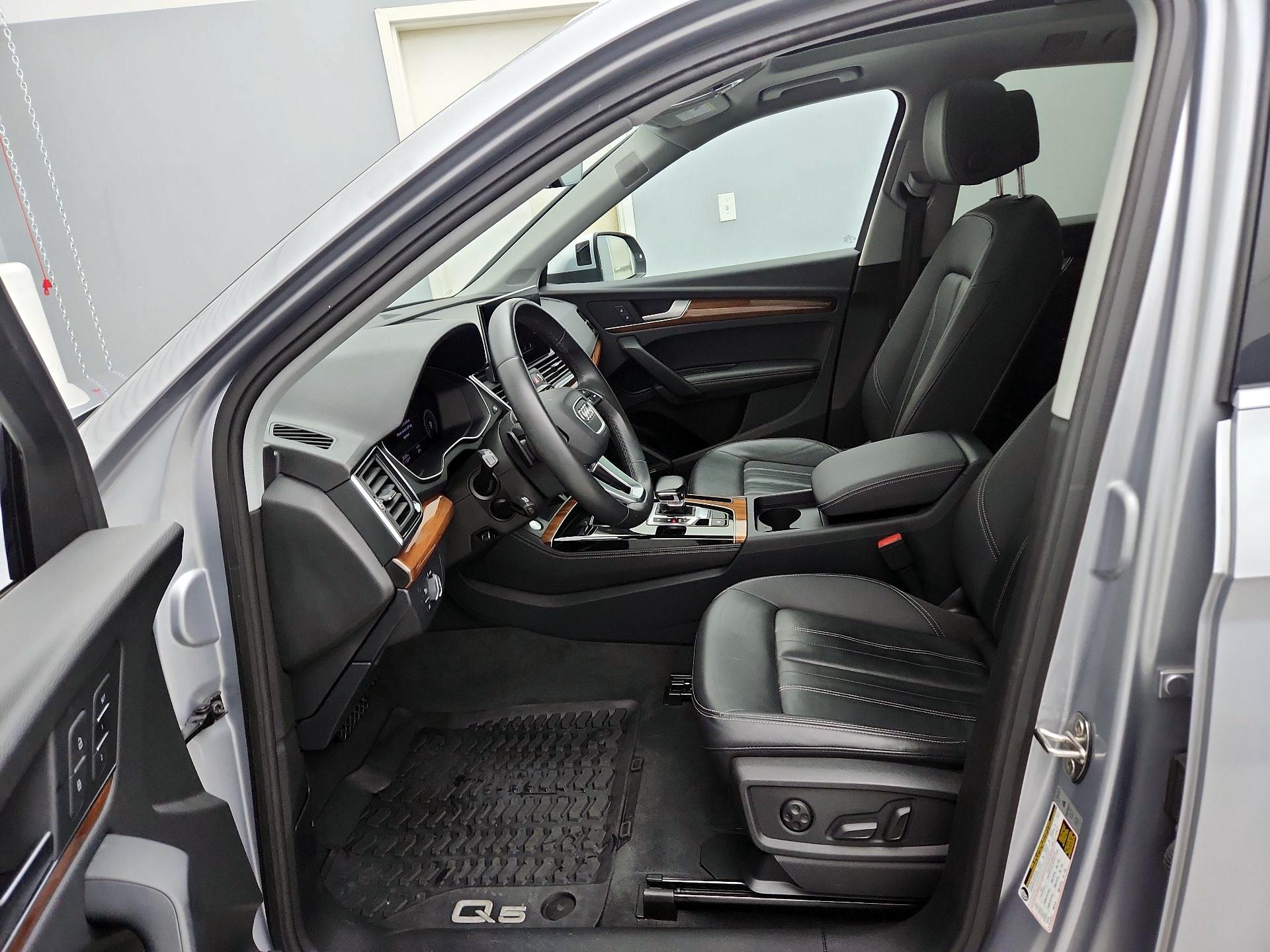 Thumbnail: 2023 Audi Q5 - 11
