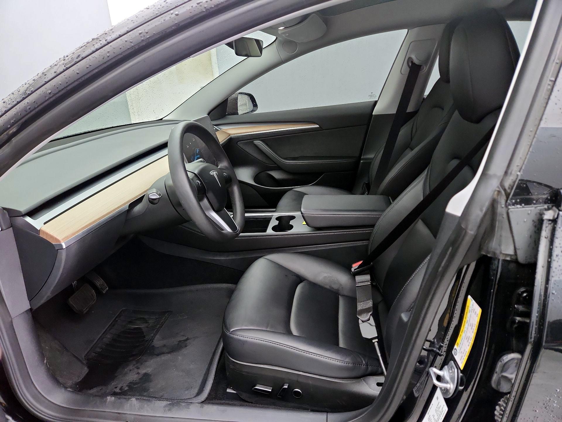 Thumbnail: 2023 Tesla Model 3 - 11