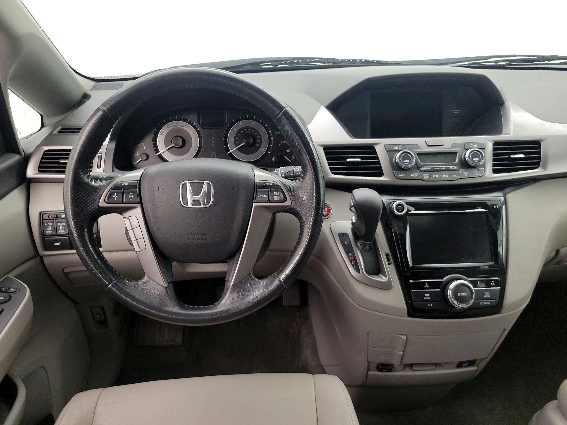 Thumbnail: 2015 Honda Odyssey - 10