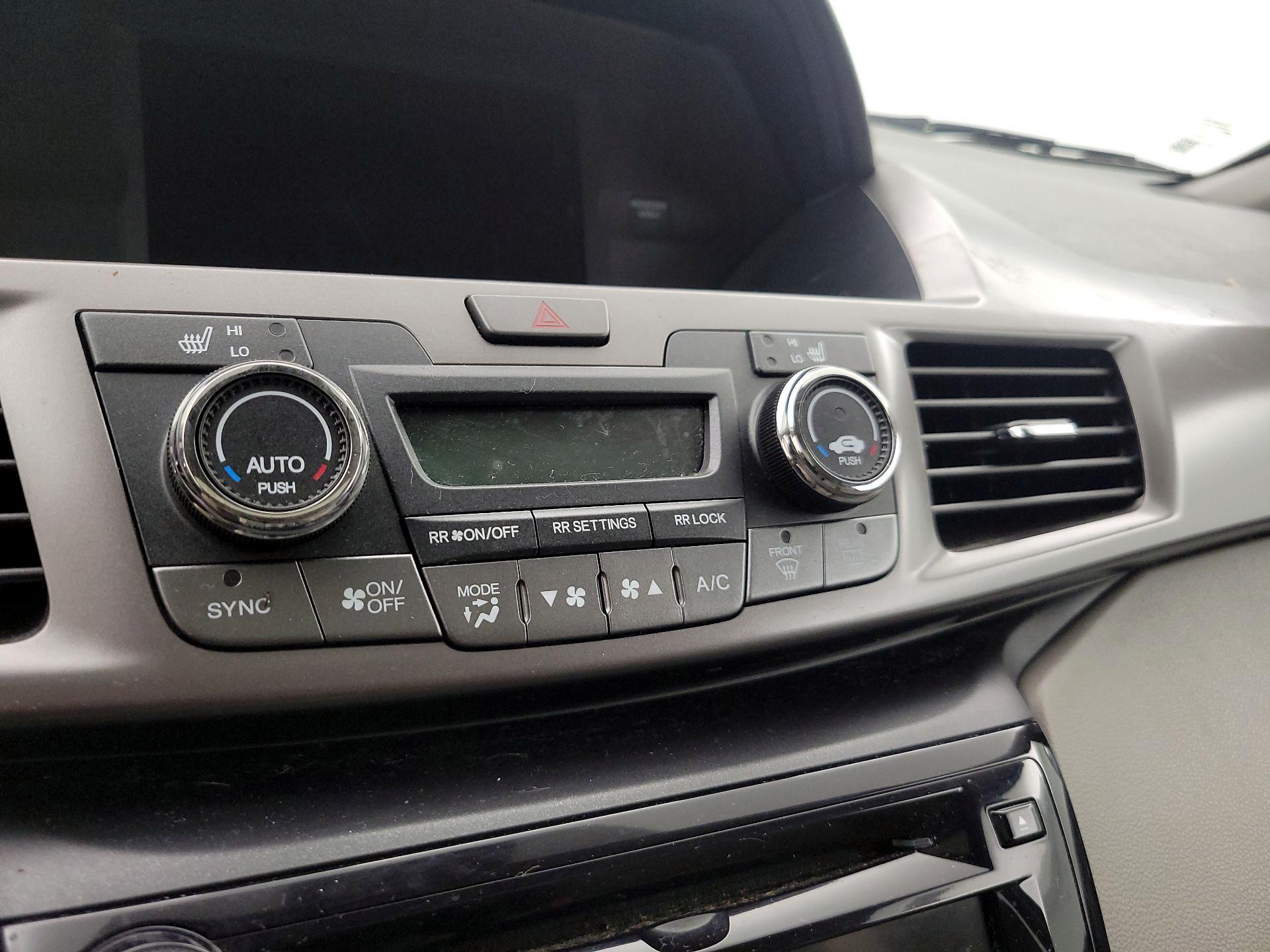 Thumbnail: 2015 Honda Odyssey - 16