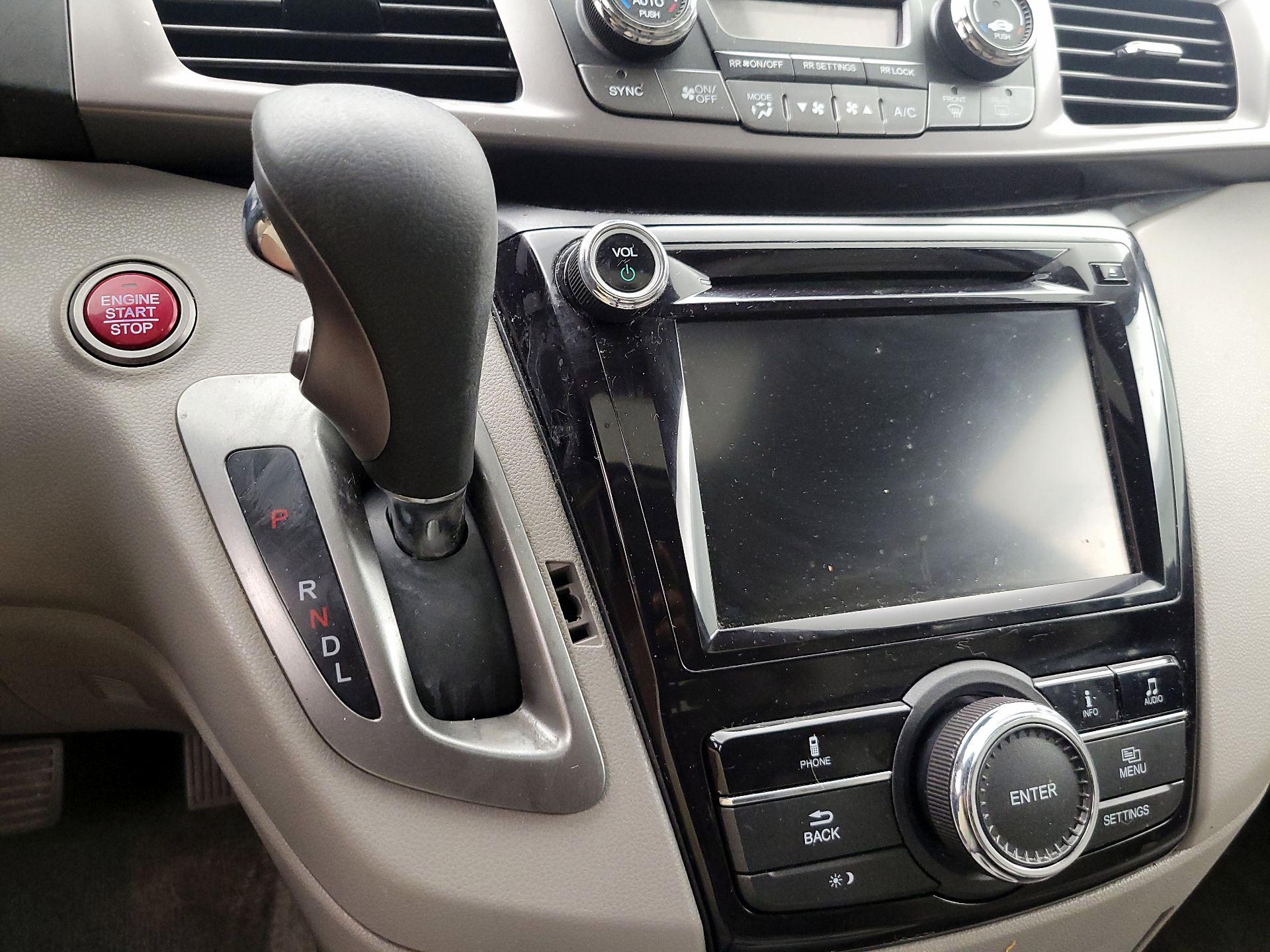 Thumbnail: 2015 Honda Odyssey - 17