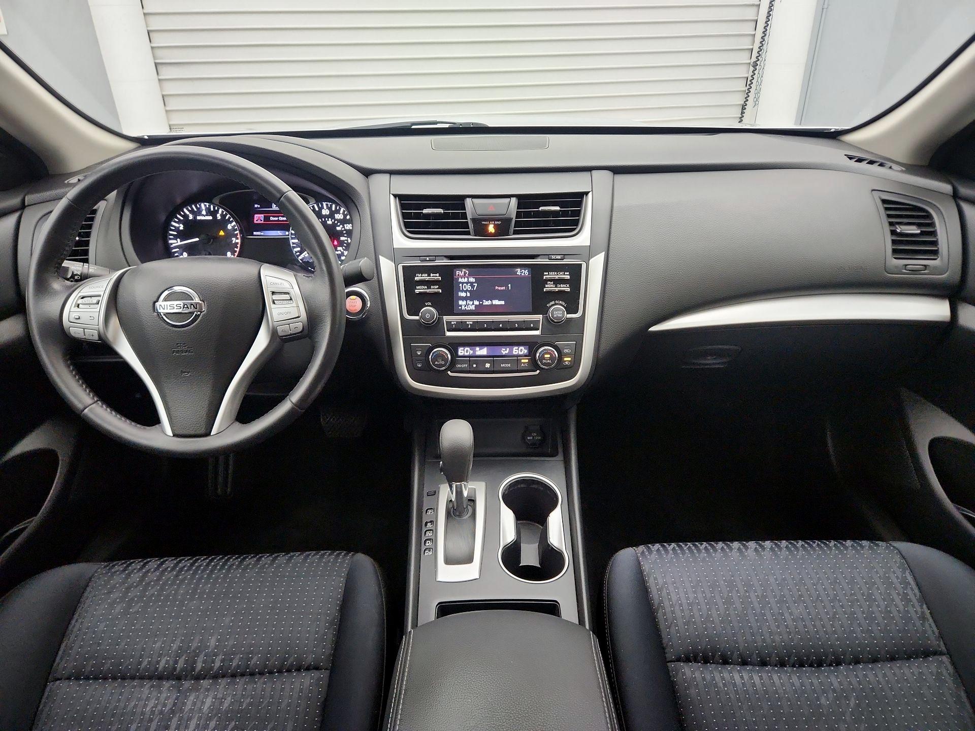 Thumbnail: 2017 Nissan Altima - 9