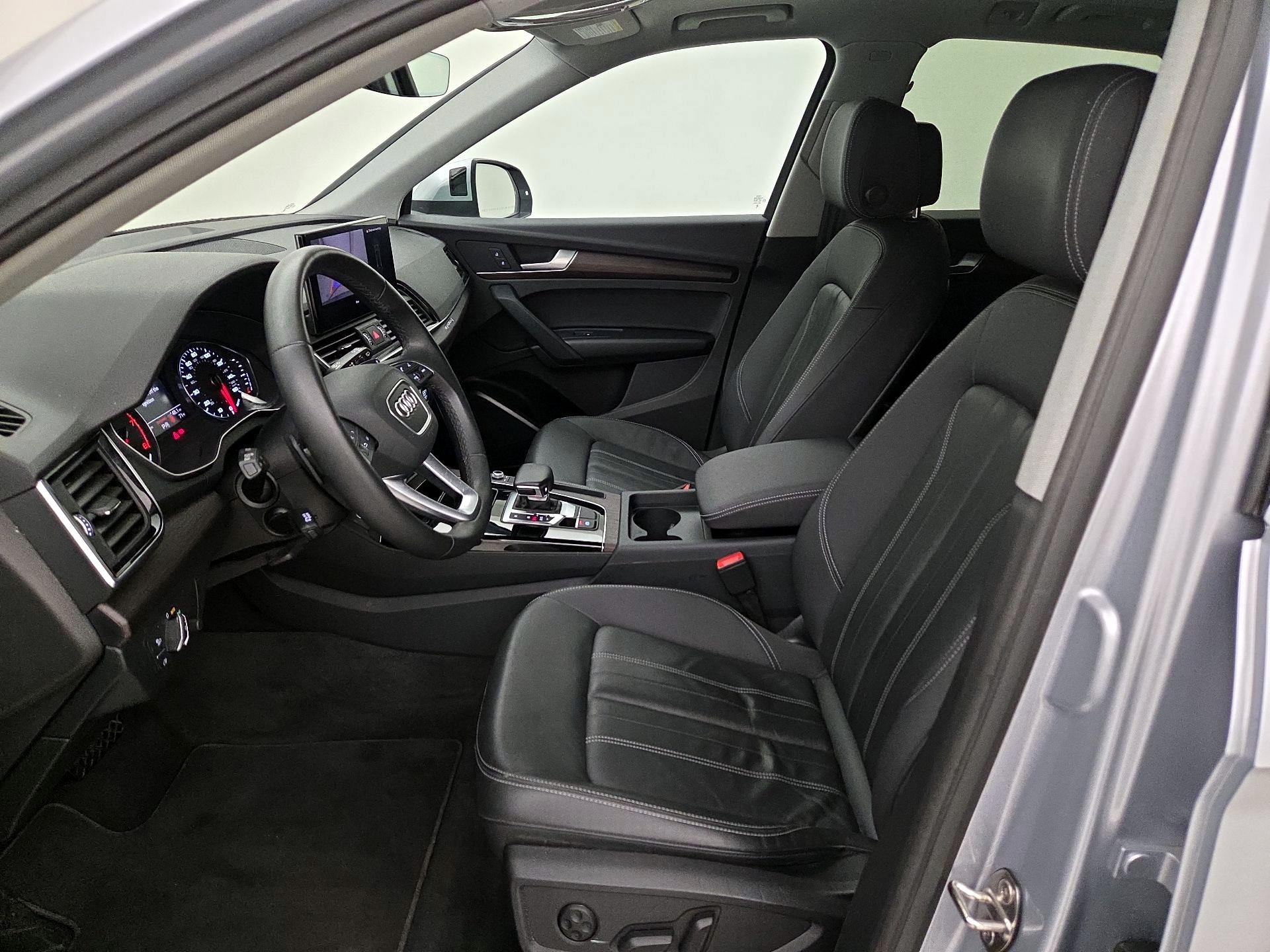 Thumbnail: 2023 Audi Q5 - 11