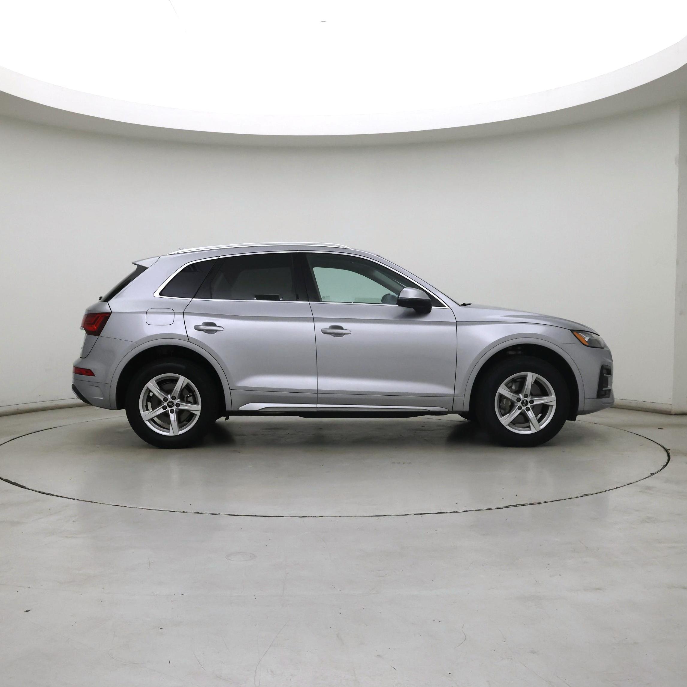 Thumbnail: 2023 Audi Q5 - 7