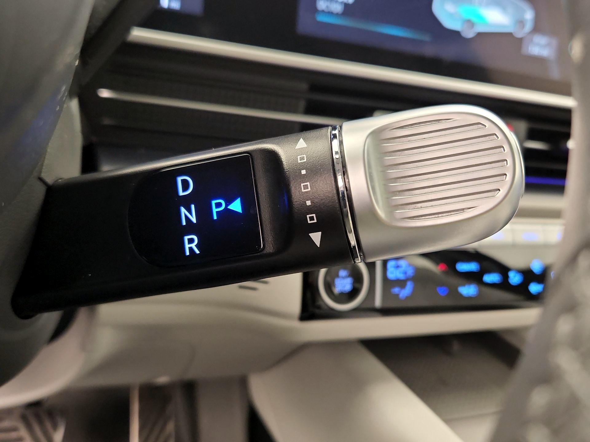 Thumbnail: 2023 Hyundai Ioniq 6 - 18