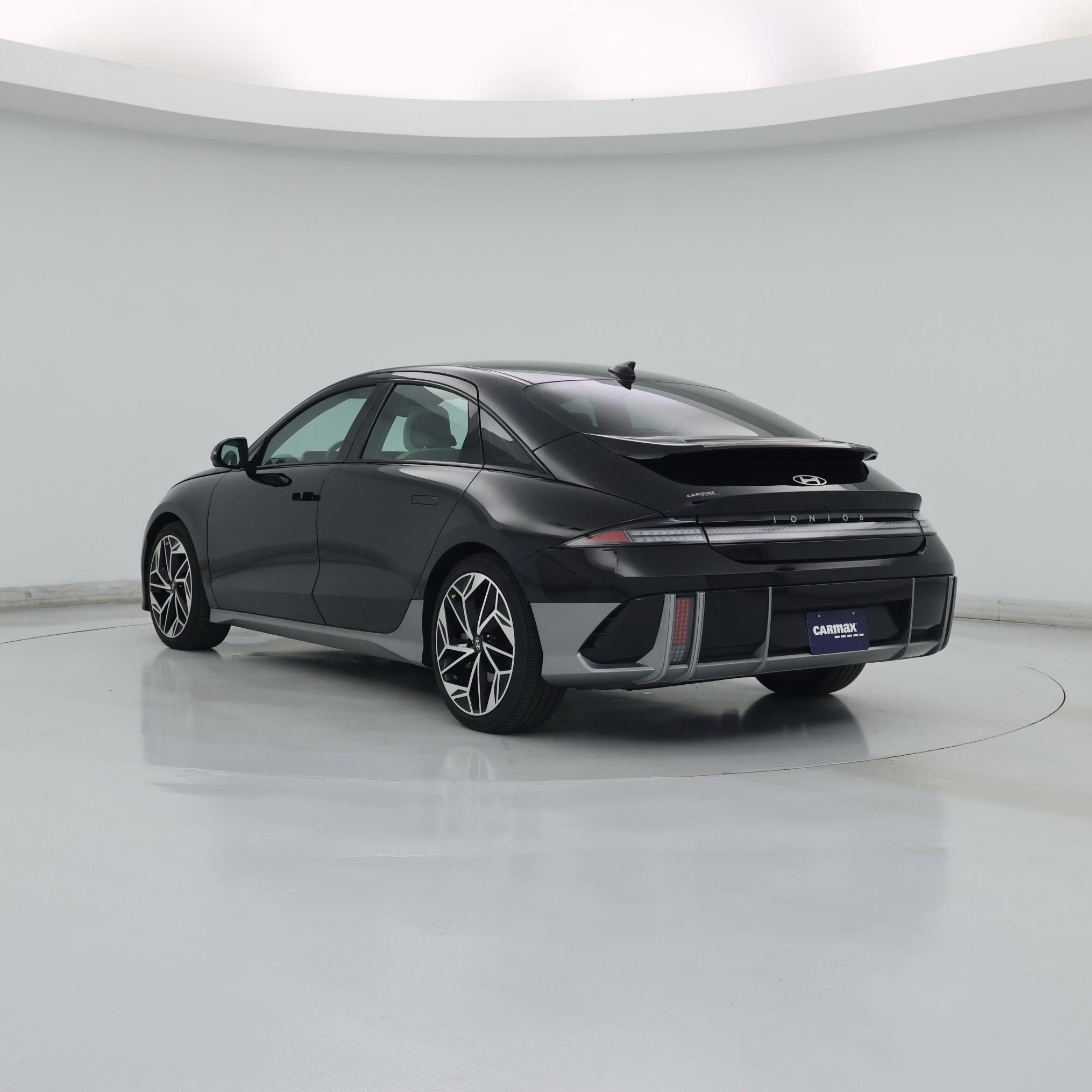 Thumbnail: 2023 Hyundai Ioniq 6 - 2