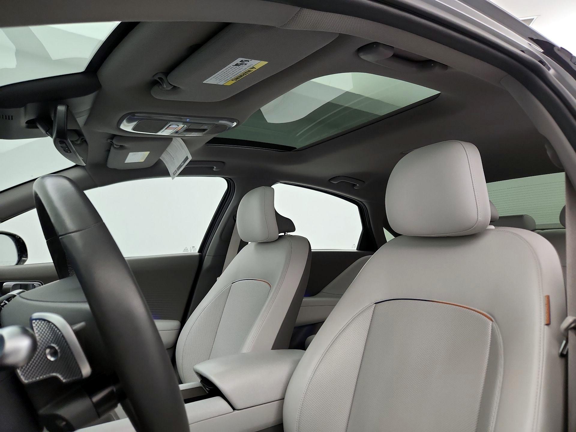 Thumbnail: 2023 Hyundai Ioniq 6 - 20