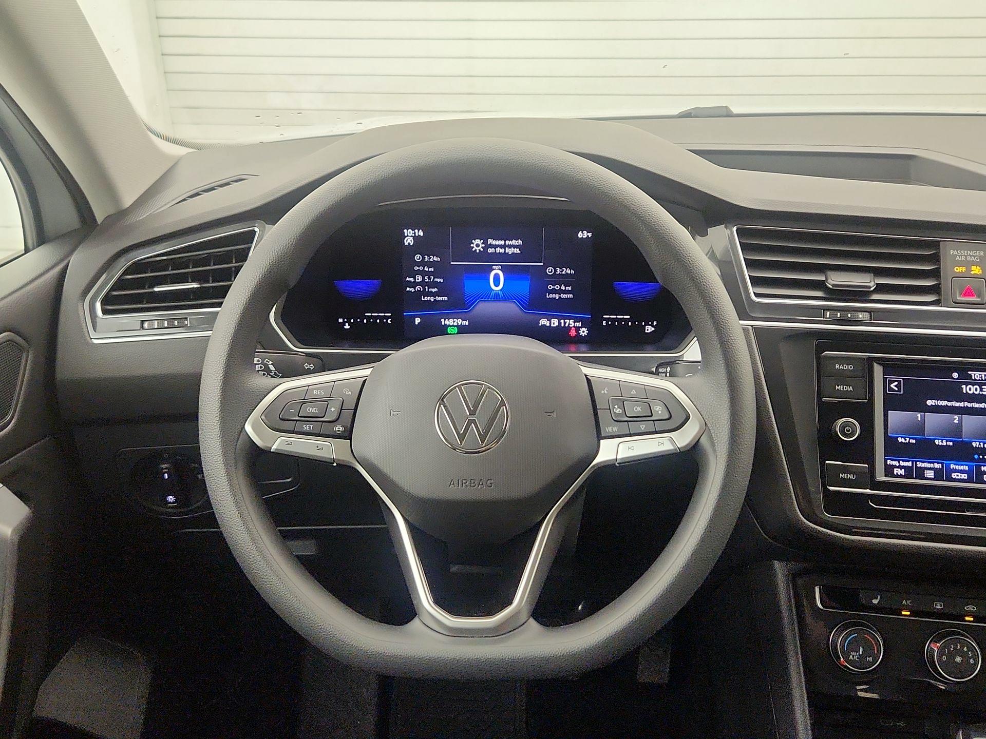 Thumbnail: 2023 Volkswagen Tiguan - 10