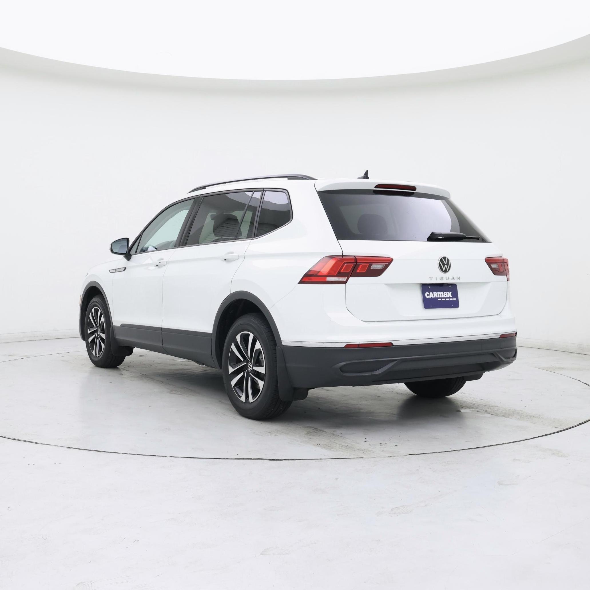 Thumbnail: 2023 Volkswagen Tiguan - 2