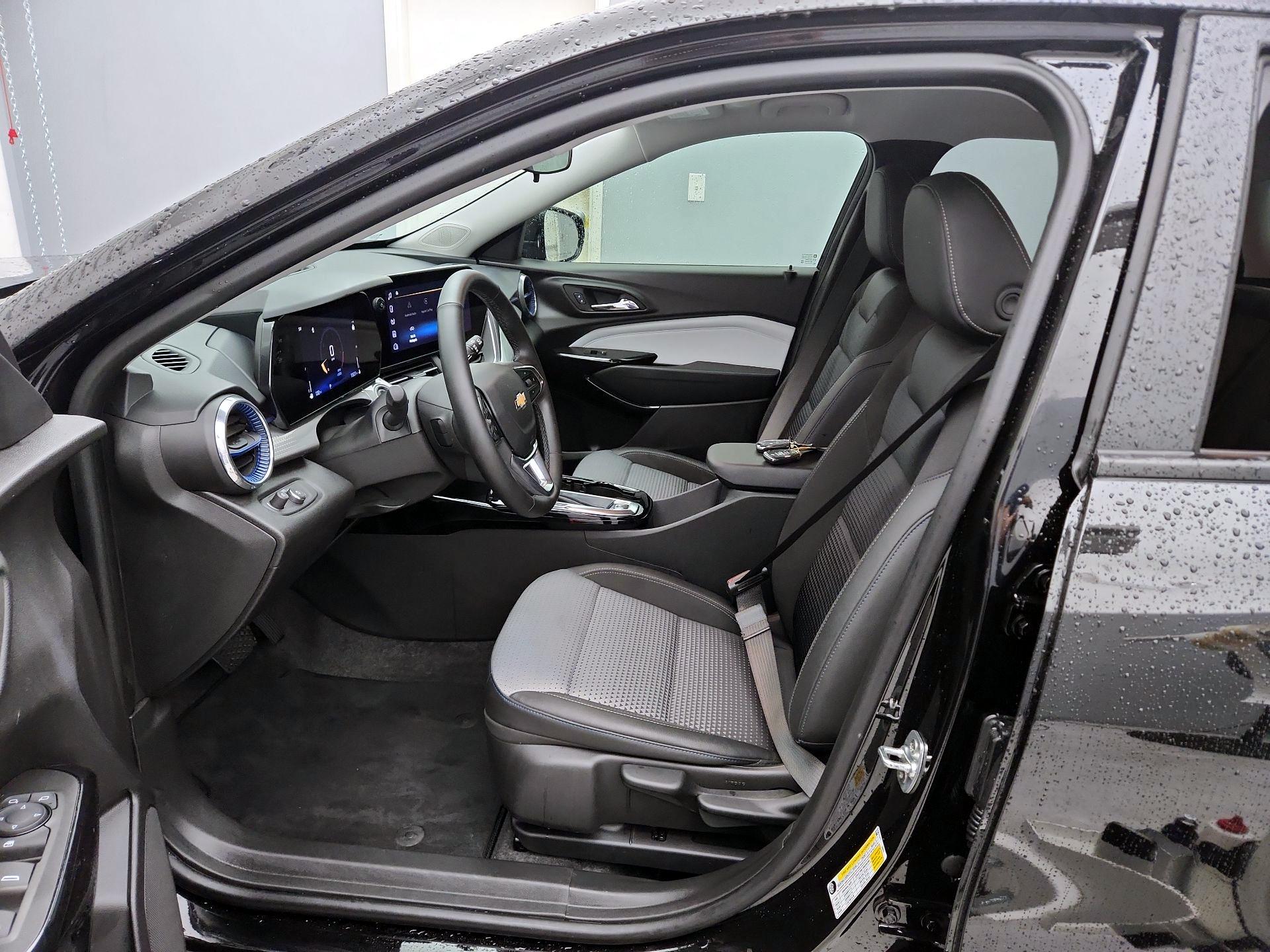 Thumbnail: 2025 Chevrolet Trax - 11