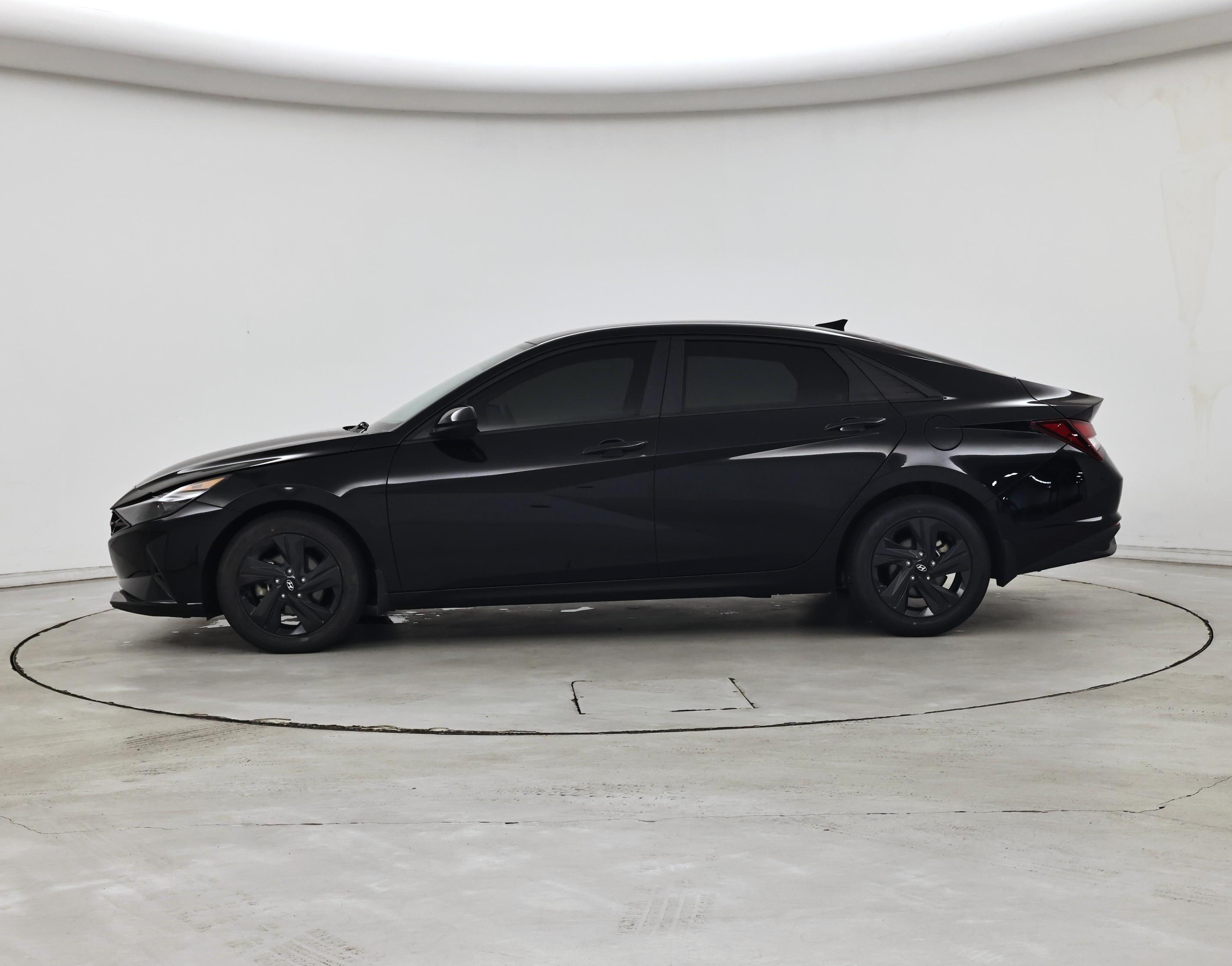Thumbnail: 2023 Hyundai Elantra - 3