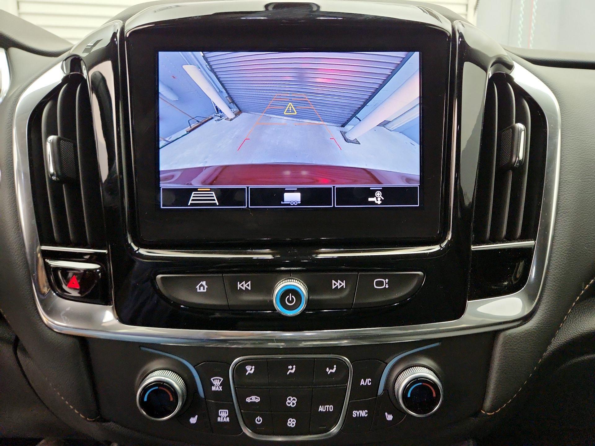 Thumbnail: 2021 Chevrolet Traverse - 14