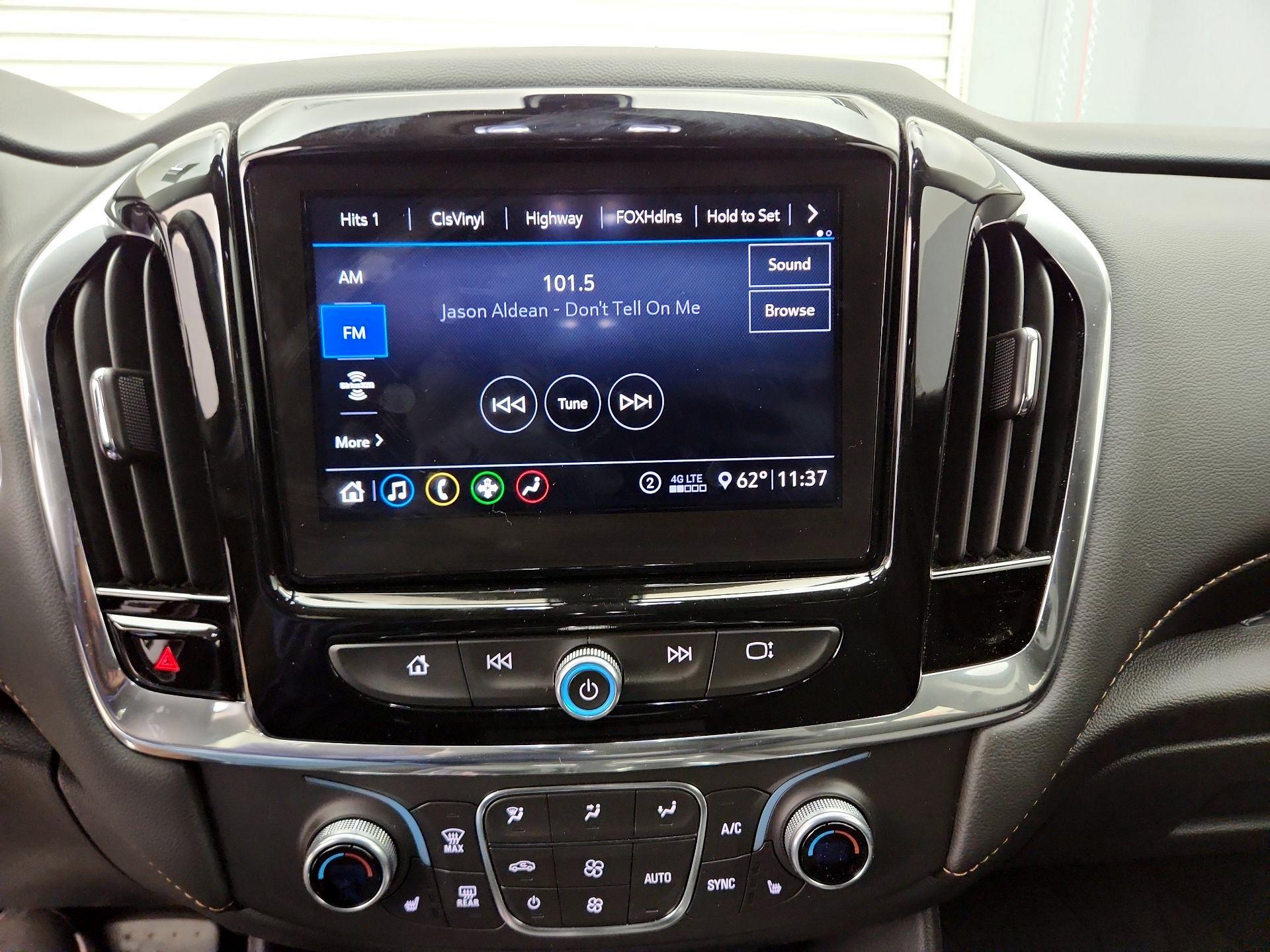 Thumbnail: 2021 Chevrolet Traverse - 15