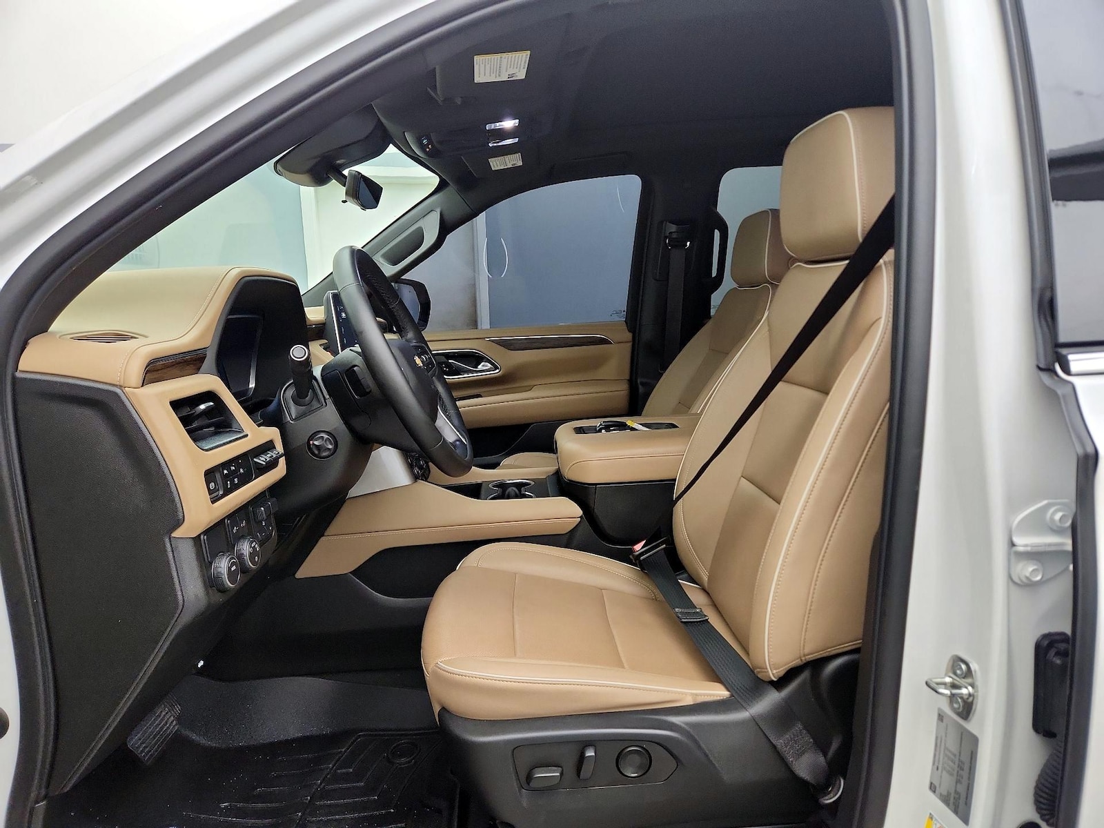 2023 Chevrolet Suburban Premier - Photo 12