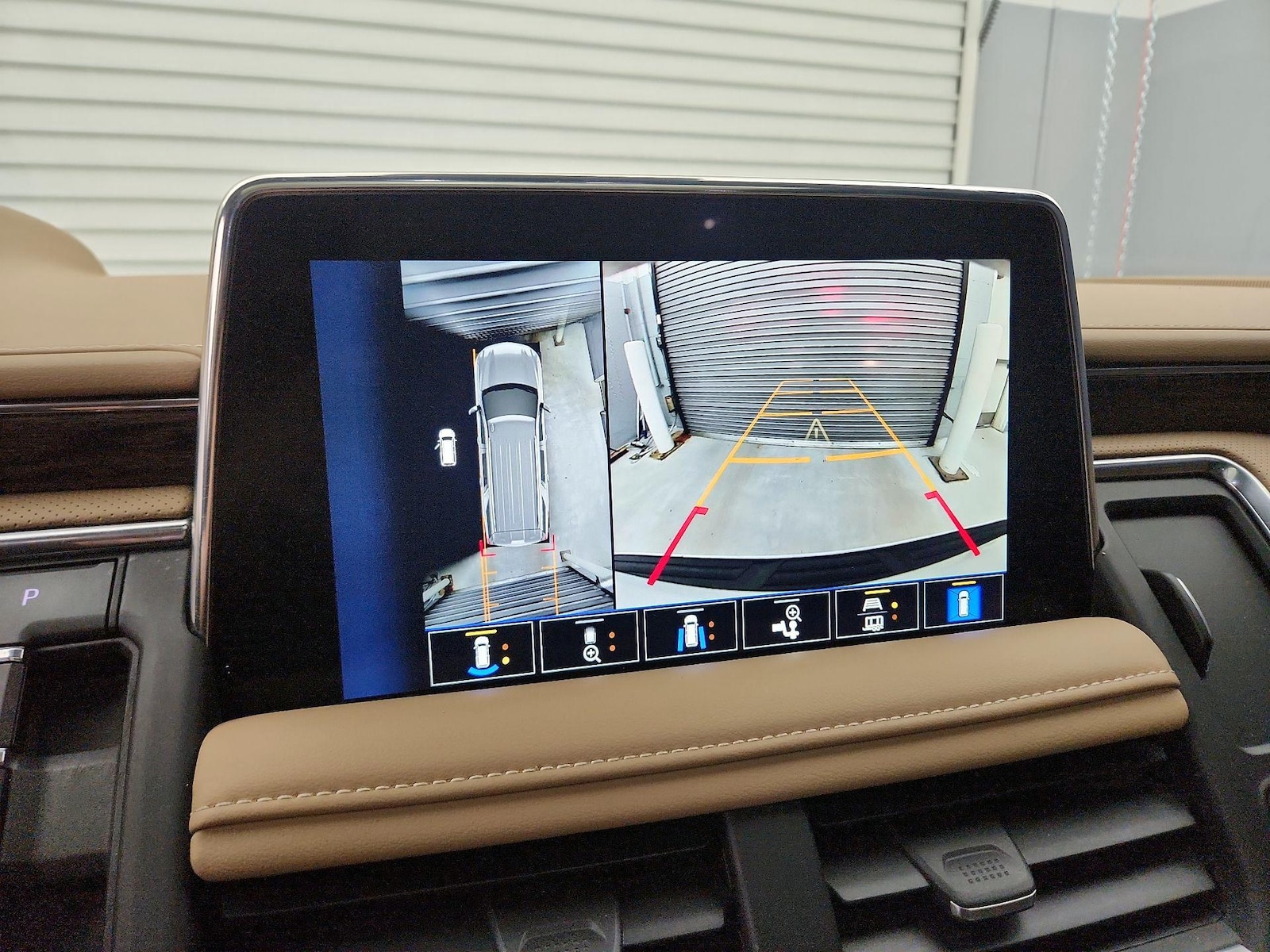 2023 Chevrolet Suburban Premier - Photo 16
